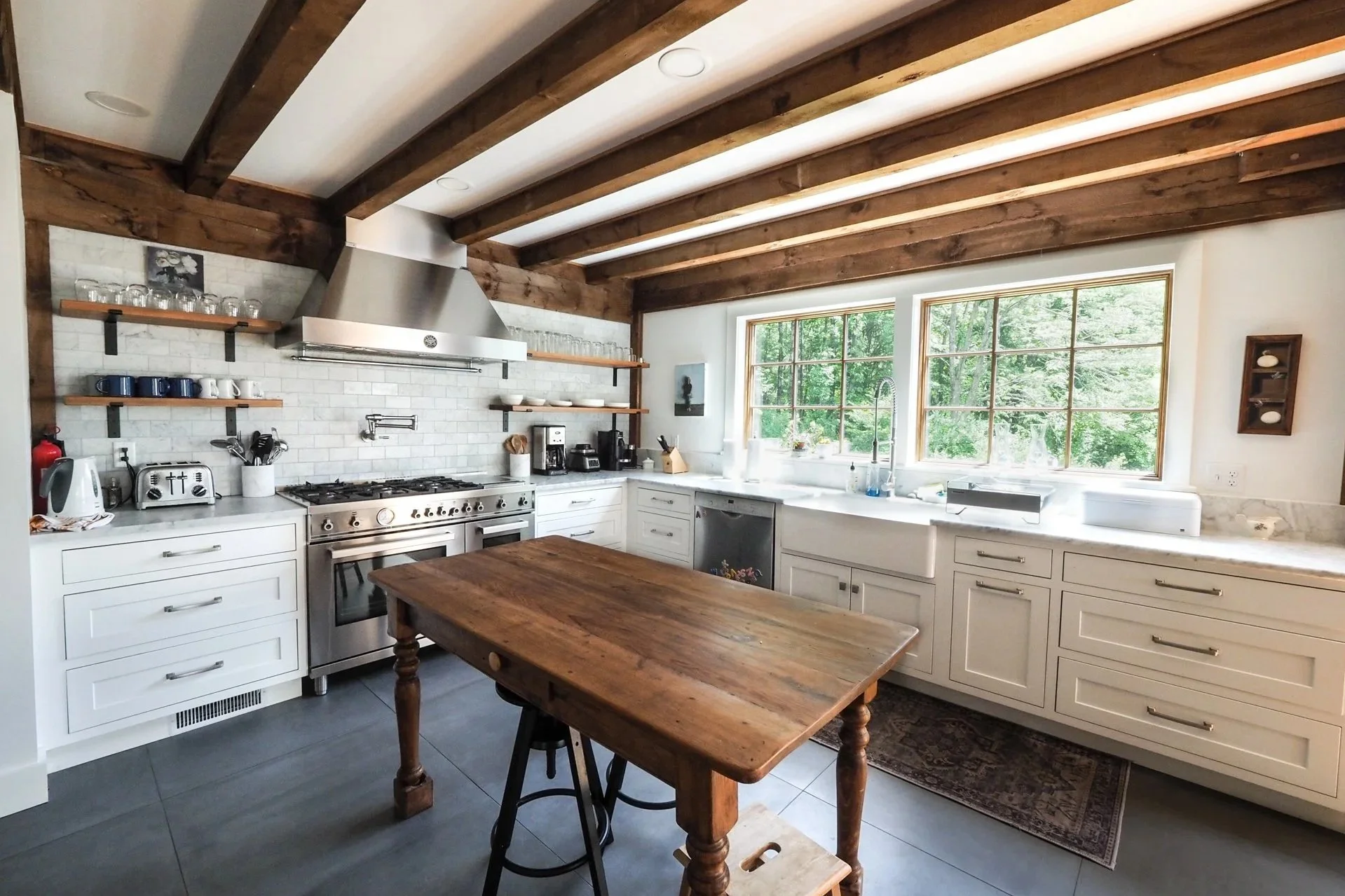 10 Essentials Every Airbnb Kitchen Needs