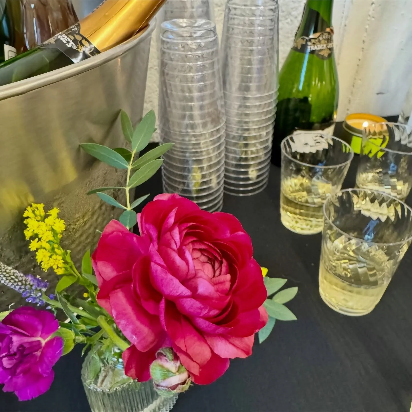 A few of the details from last week&rsquo;s event. All the jewel tones and velvet - so luxe! 😍

Venue | @thestudiotulsa 
Planner | @events.by.ke