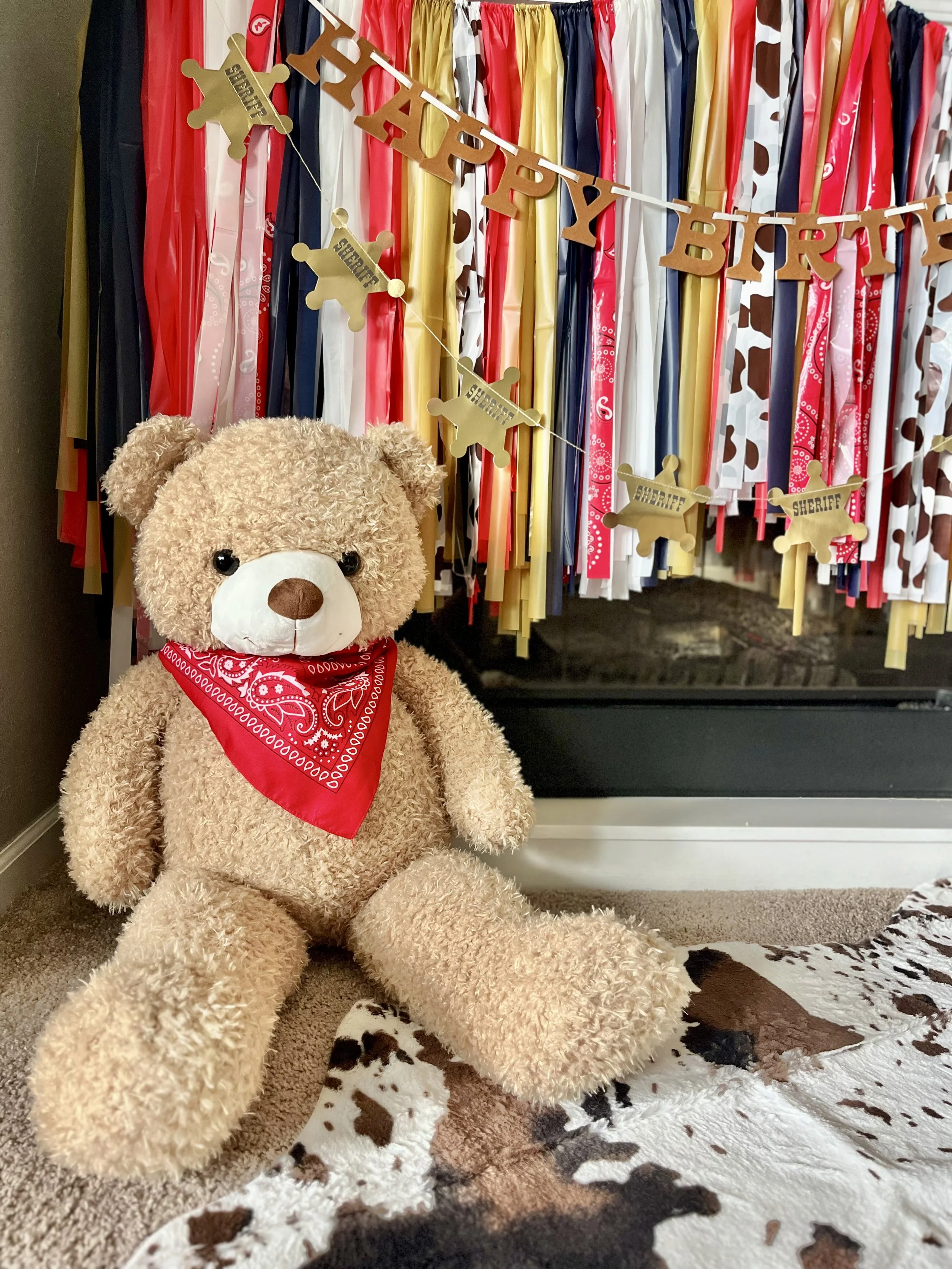 Eden Gifts & Events is THE destination for next level custom gift and event styling experiences in Jacksonville, FL with custom gifts, event backdrops, and balloon garland, arches, columns, and marquees available for local delivery and free pick-up o