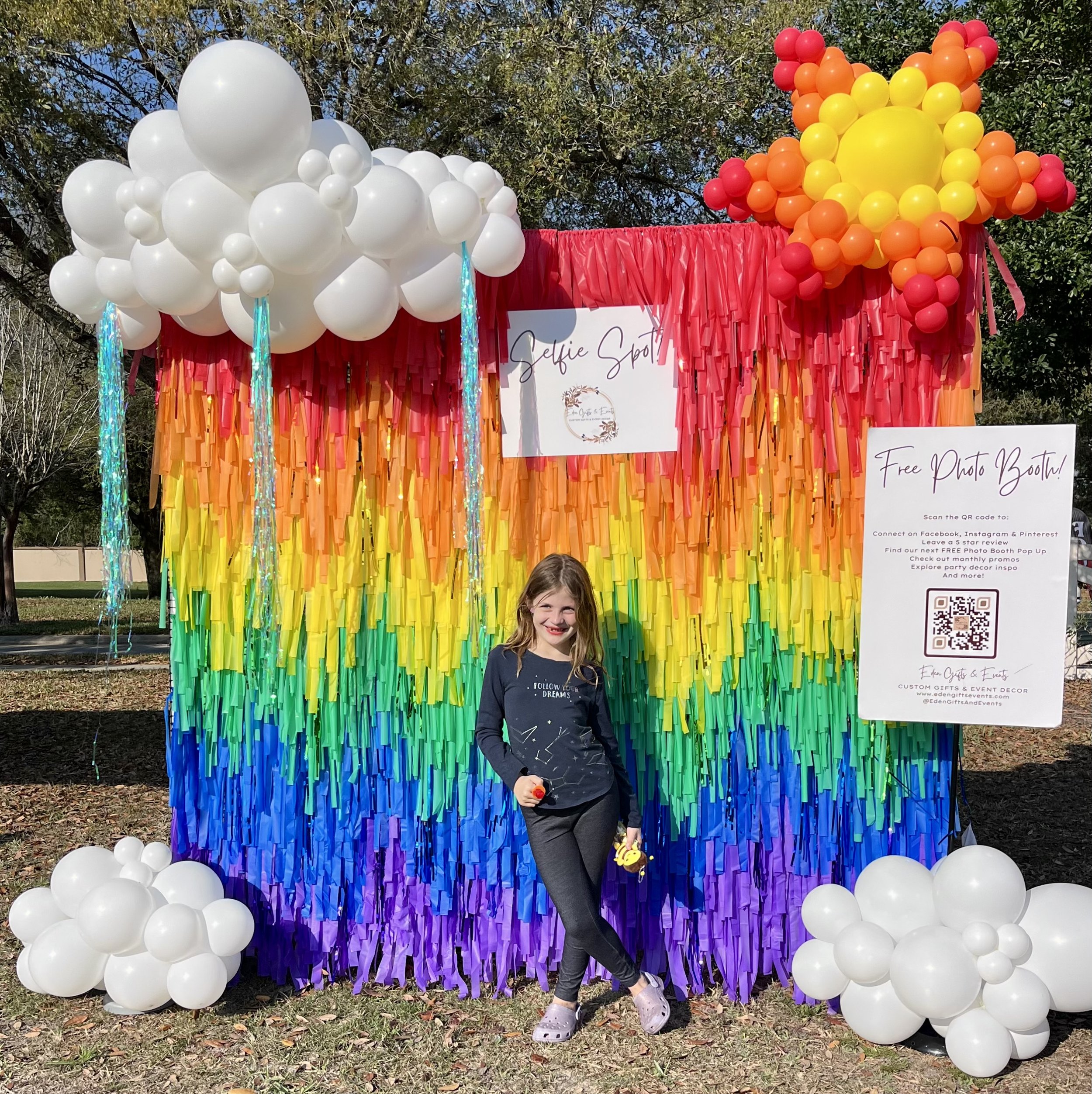 Eden Gifts & Events is Jacksonville's premier destination for custom gifts and event styling. We offer unique, tailored gifts, stunning event backdrops, and breathtaking balloon installations—including garlands, arches, columns, and marquee displays.
