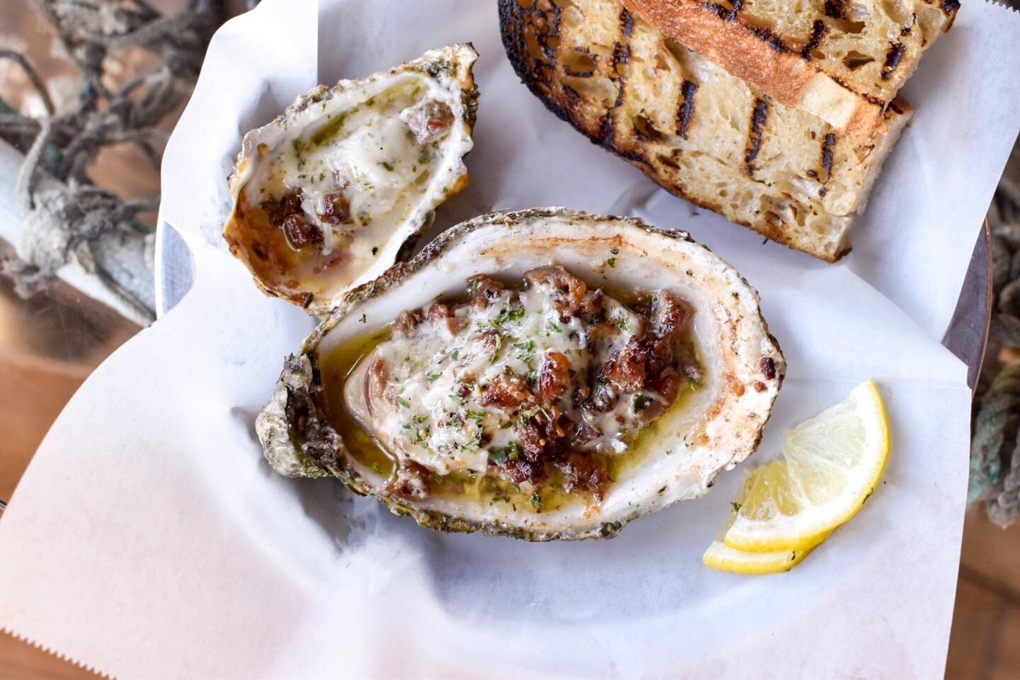 We have oyster inventory that was cleared! Raw is on the low side, but we&rsquo;ve got oysters for the grill and fryer. 🤌🏼 come get some! 

#tidetotable #grilledoyster #baconbleu #seafood #seafeast #draytonharboroystercompany