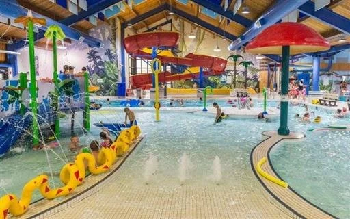 Leduc Rec Center offers an amazing indoor pool with 2 hot tubs, a steam room and a sauna!