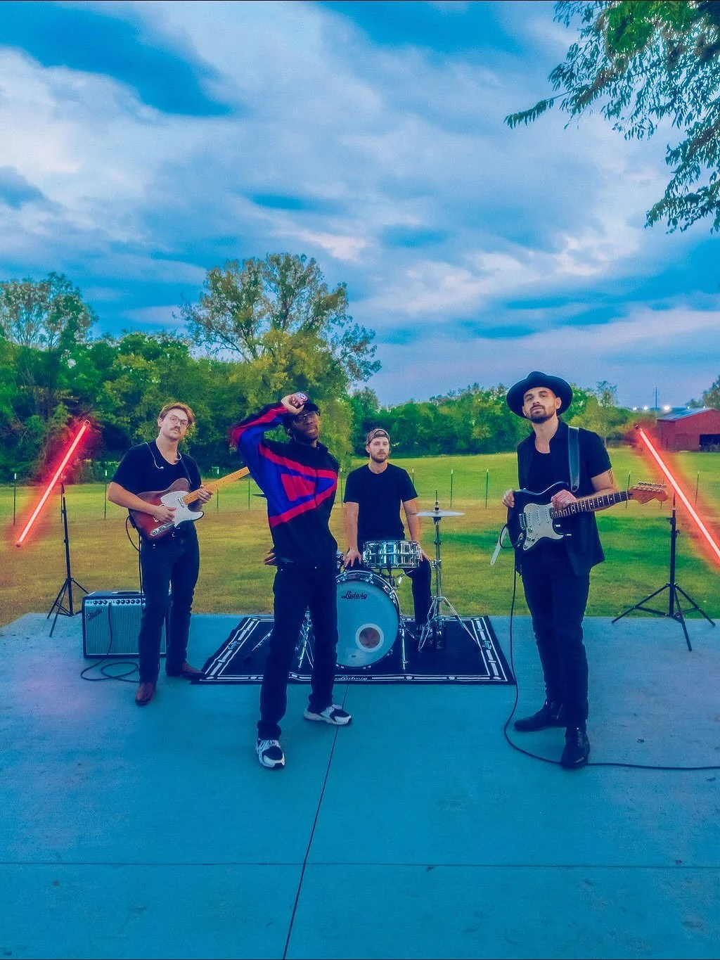 Behind the suns.
Shooting the music video for Into the Sun with the homies ππΌ
π@trev_or_tobin’s family farm
πΈ @itschazmazzota