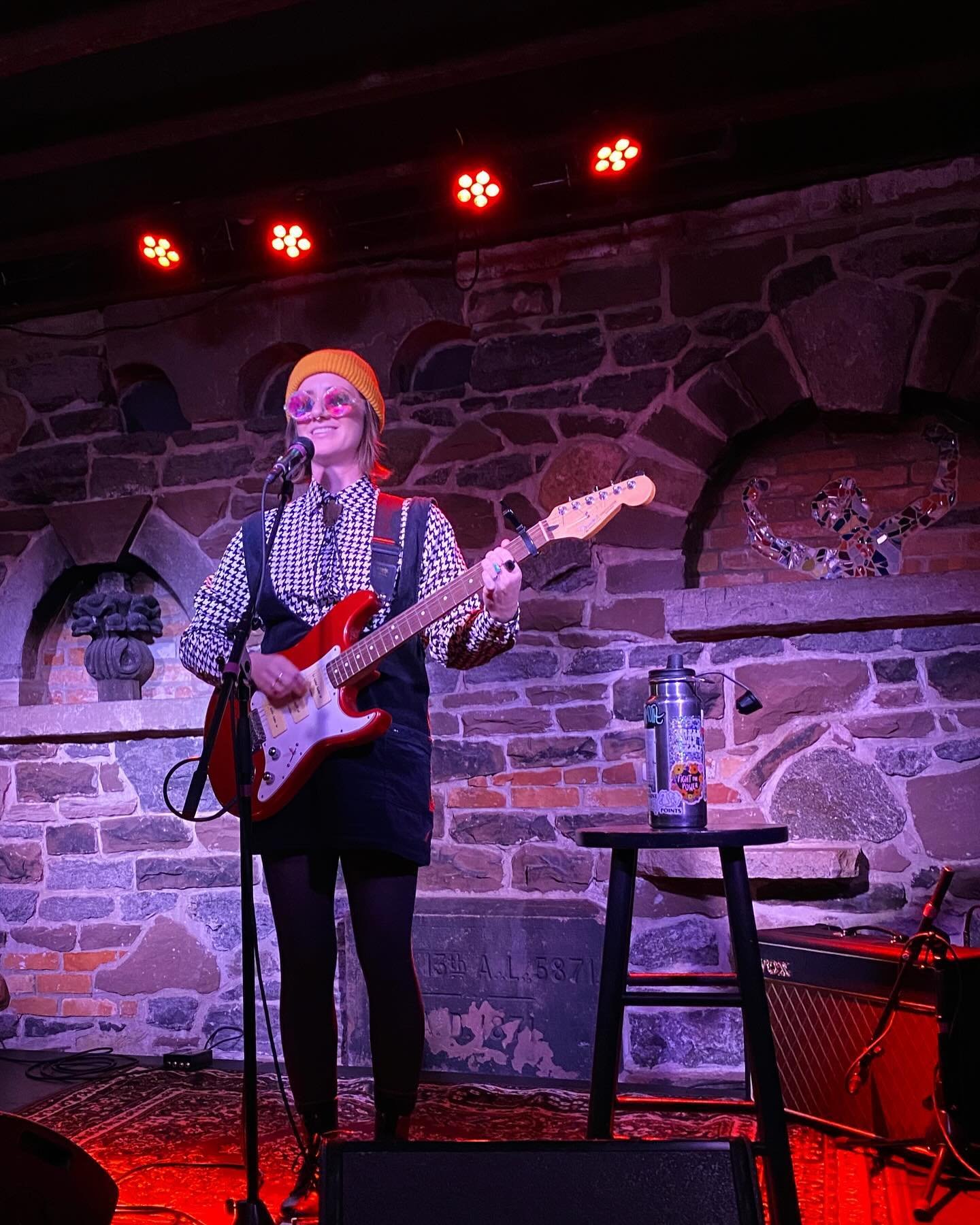 i am still in ✨awe✨ of this amazing evening! i have a longtime connection to this space and it was incredible to finally play here - especially to such a special crowd ❤️ thank you so much to @finick.official for having me 🥰 and thank you to @livvpi