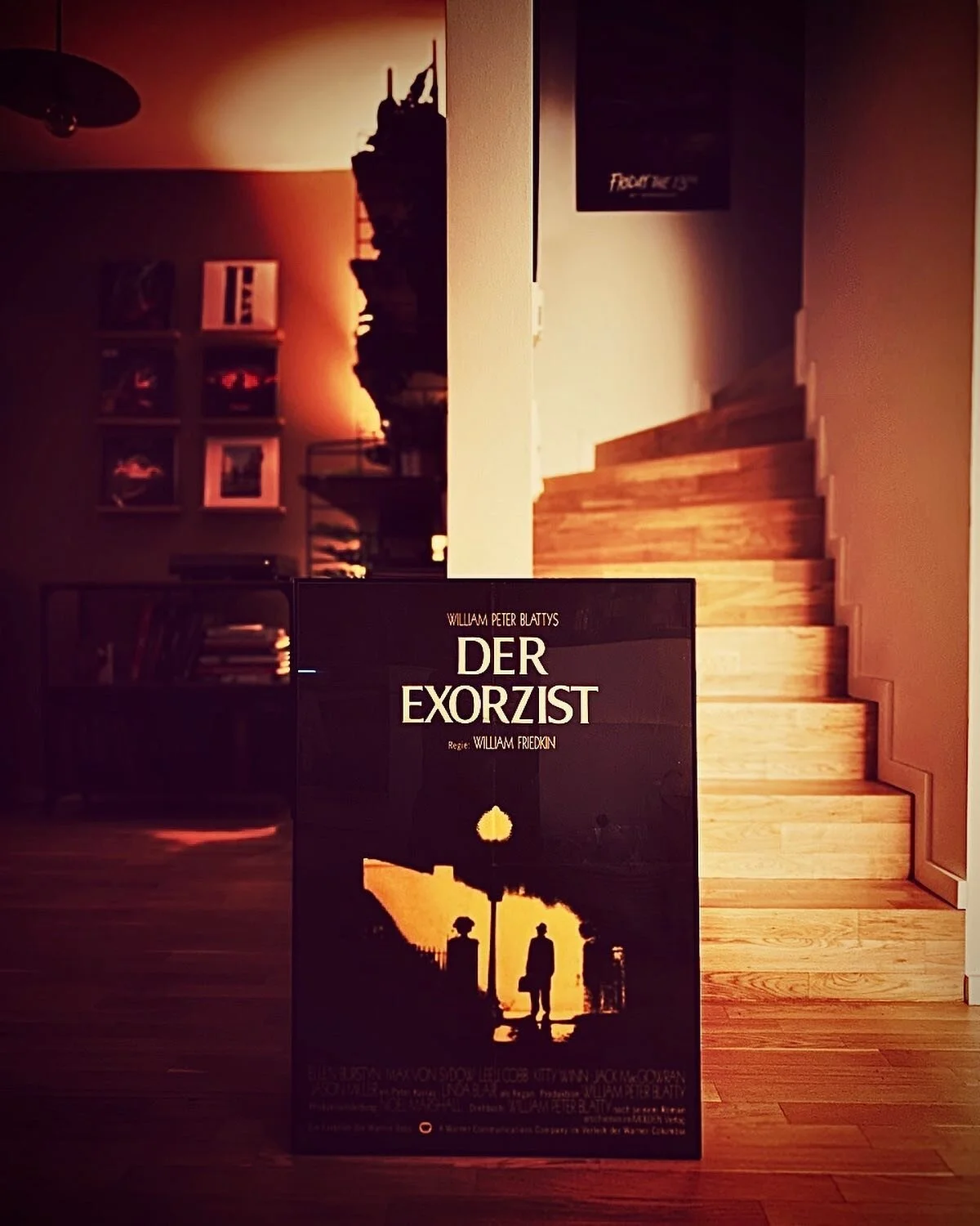 Ready to be hung! 👹 Original vintage 1974 German one sheet with pin holes from when it was displayed in theatres 🖤 who's got capacities for something non #scream? 😉
.
.

#theexorcist #exorcist horrormovies #horrormoviefan #horrorfan #horroraddict 