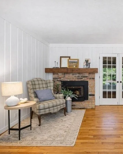 Winter is a natural pause&mdash;a time to look inward and reflect on the spaces that hold your everyday moments. 🏠 ❄️
.
My Room Styling Package is designed to help you shape a room that reflects what you love, the memories you&rsquo;re making, and h