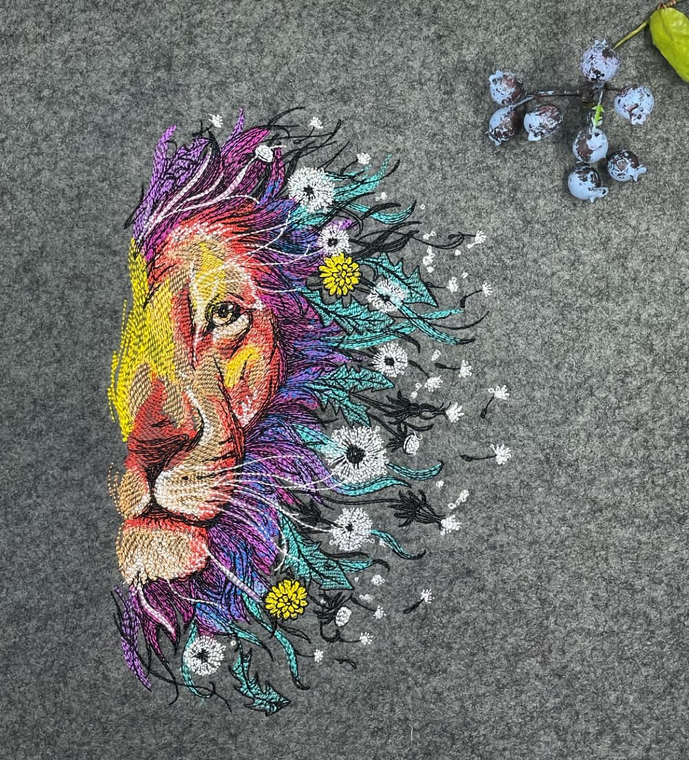 BlanshArt Machine Embroidery - Animal - Lion Head Mane made from Dandelions grey.jpg