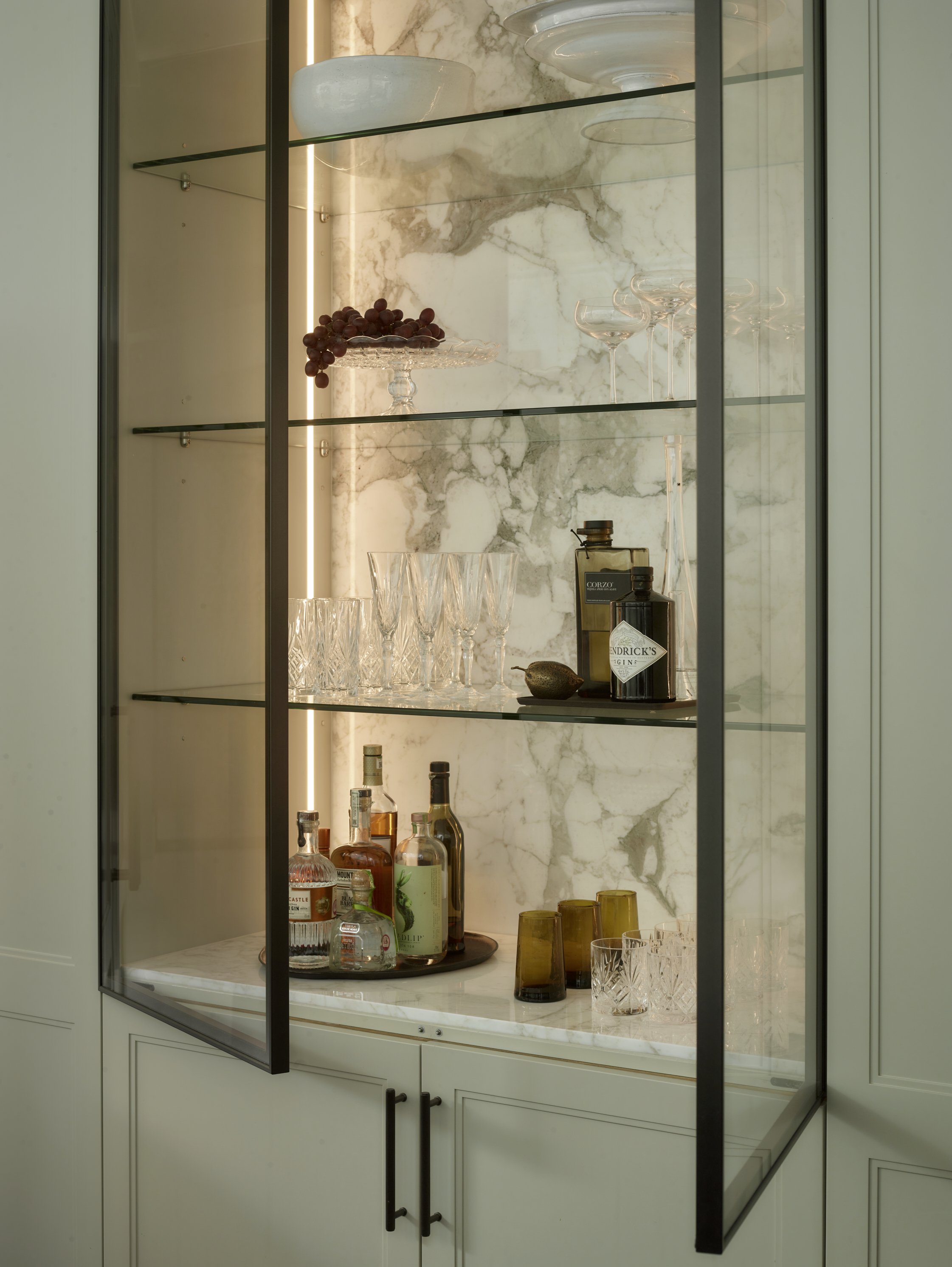 LOW_ROYLE_DRINKS_CABINET_DETAIL_.jpg