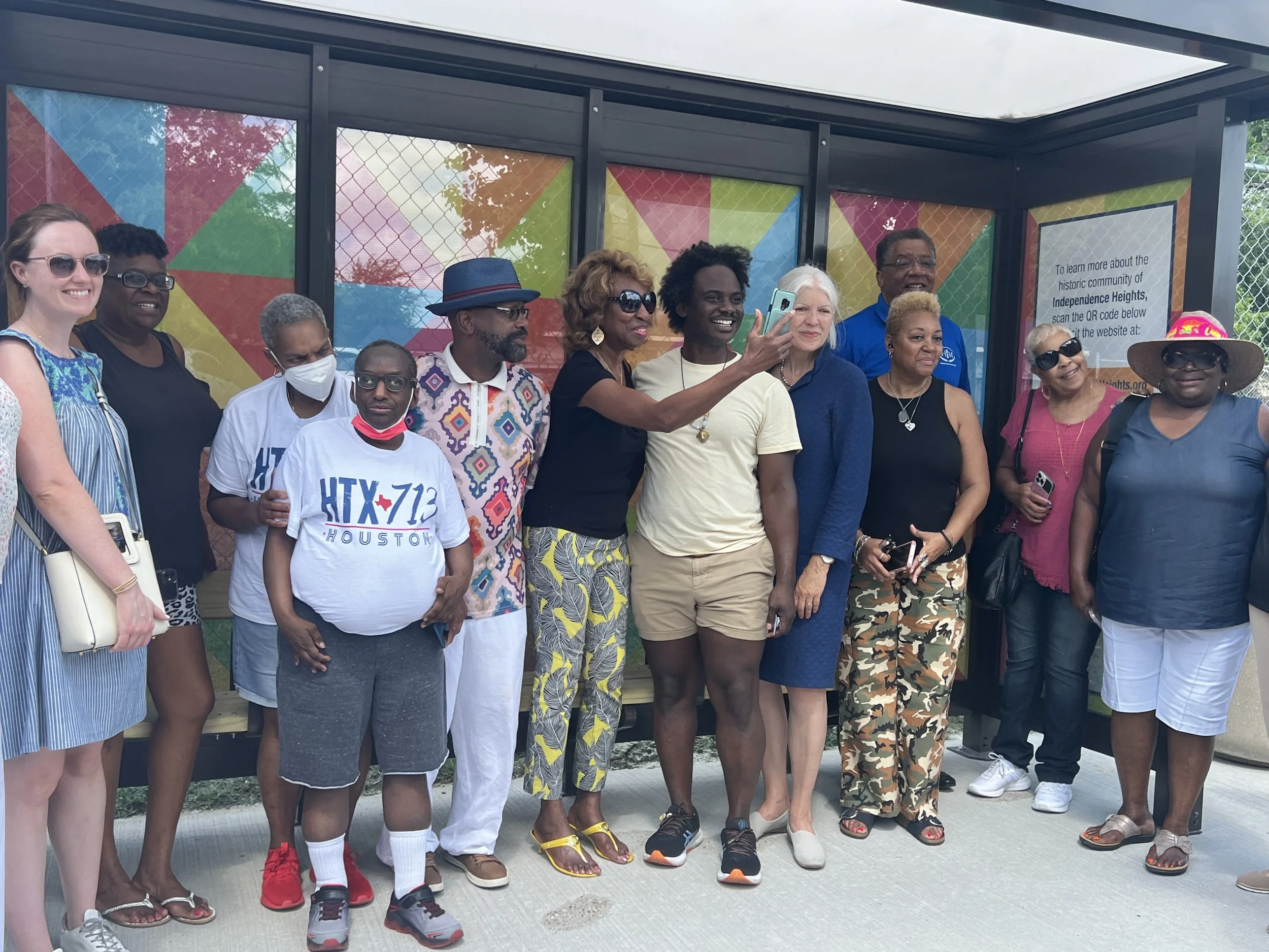 The board members of Metro, Congress woman Sheila Jackson Lee, the independence heights  redevelopment council, Miss Juneteenth Community descendants of Independence Heights as well as Danny Asberry El of Solel International is present.