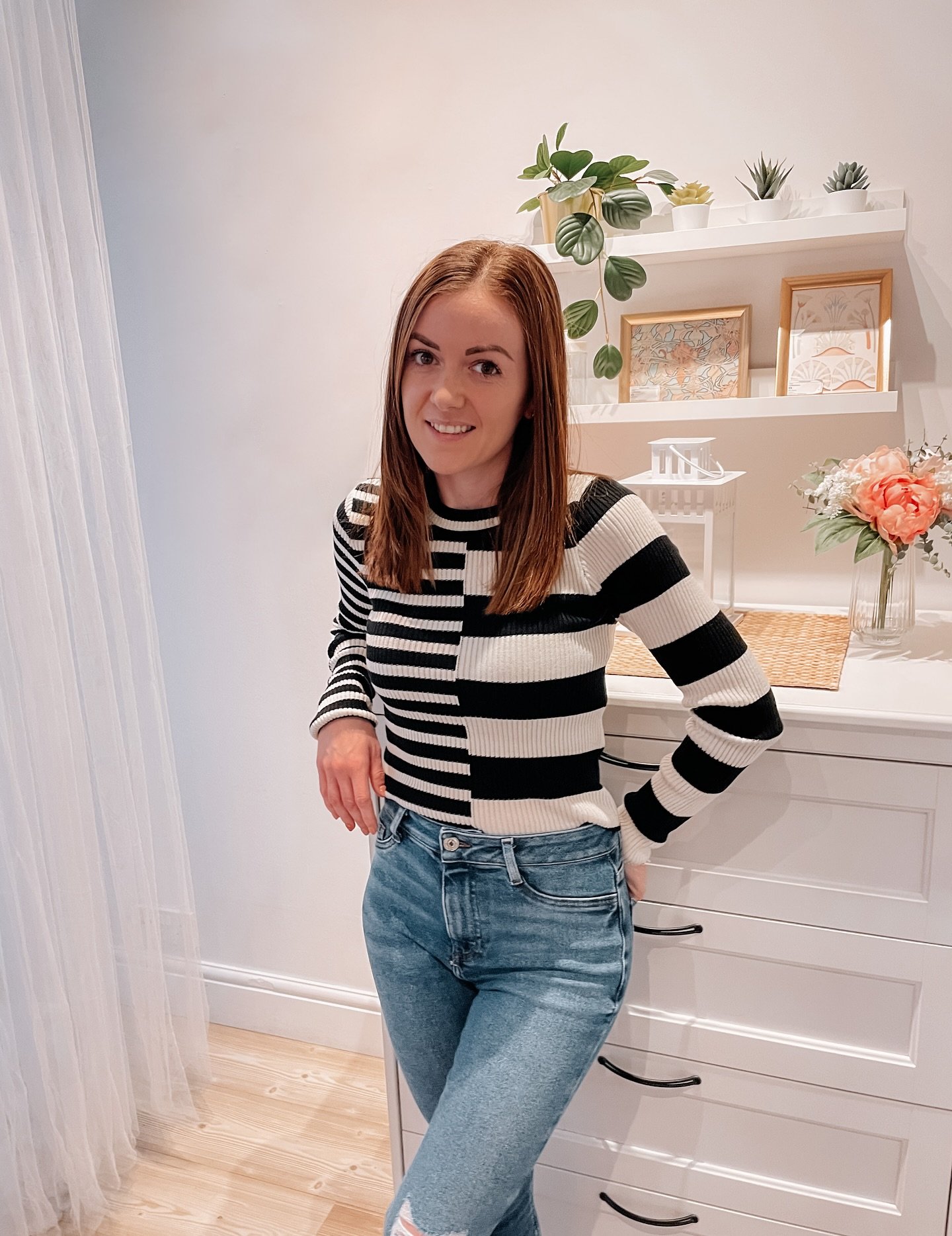 Hey, hello, hi! 
If you&rsquo;re new here, im Kirsty - the founder and designer here at KOB Design UK. 

I have been a designer for over 10 years, I&rsquo;ve worked in the corporate world, for small brands, big brands and for the last 3 years -solo! 