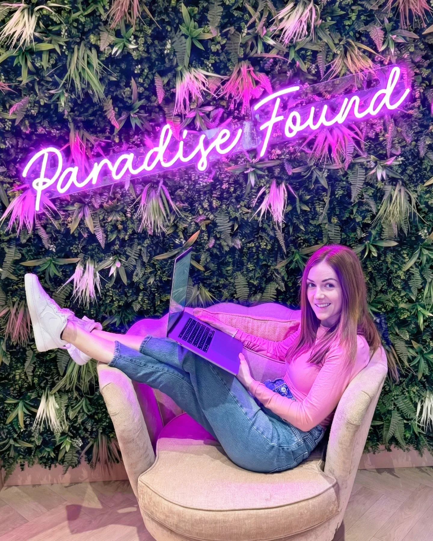 Pick my new profile pic 🙏🏻

I wanted something a little more fun and vibrant to match my brand &amp; the designs I share, let me know which one! 

Or shall I keep my current professional one? 

Help me!! ❤️

#branddesigner #branddesign #graphicdesi