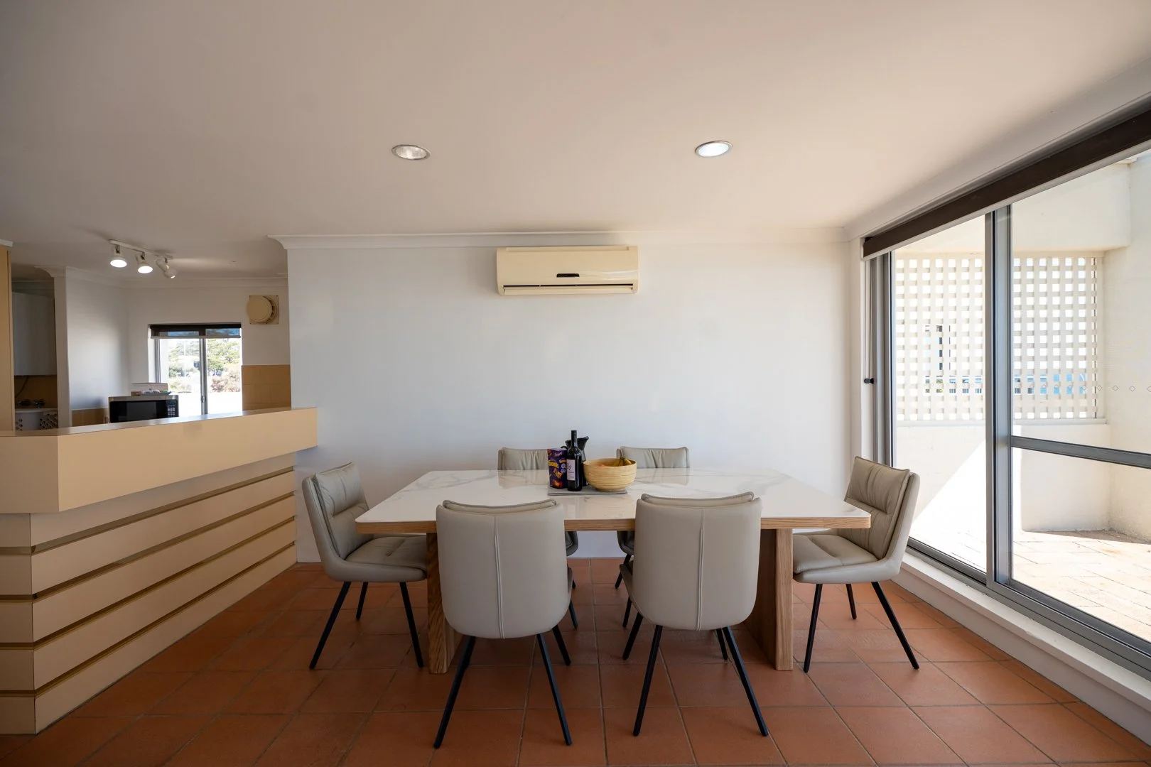 Cottesloe Beach View Apartments 16-6.jpg