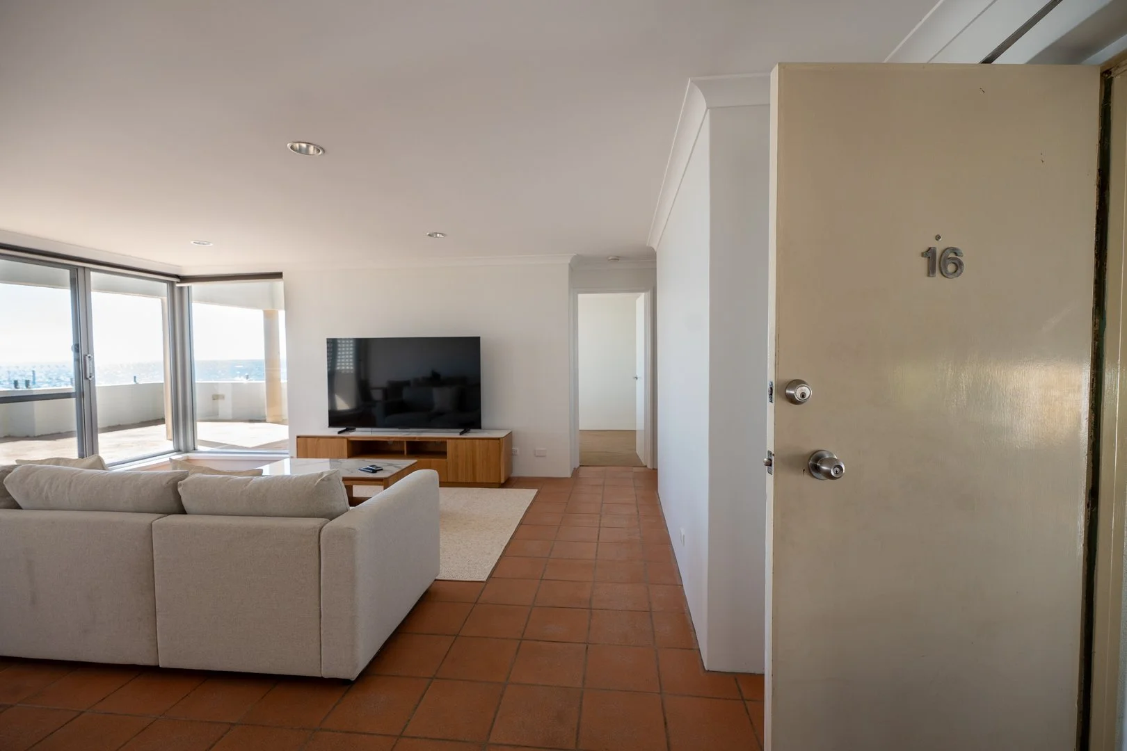 Cottesloe Beach View Apartments 16-9.jpg