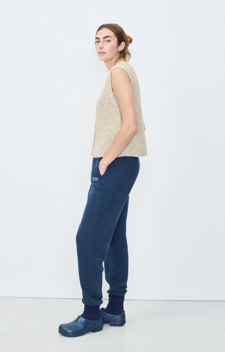 EAST19MCE25-POUCHI-MODEL-5-large.jpg