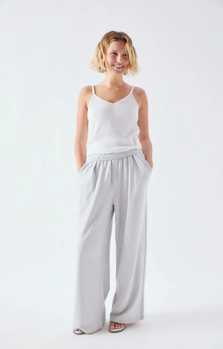 YRU01AE26-BLANC-MODEL-4-large.jpg