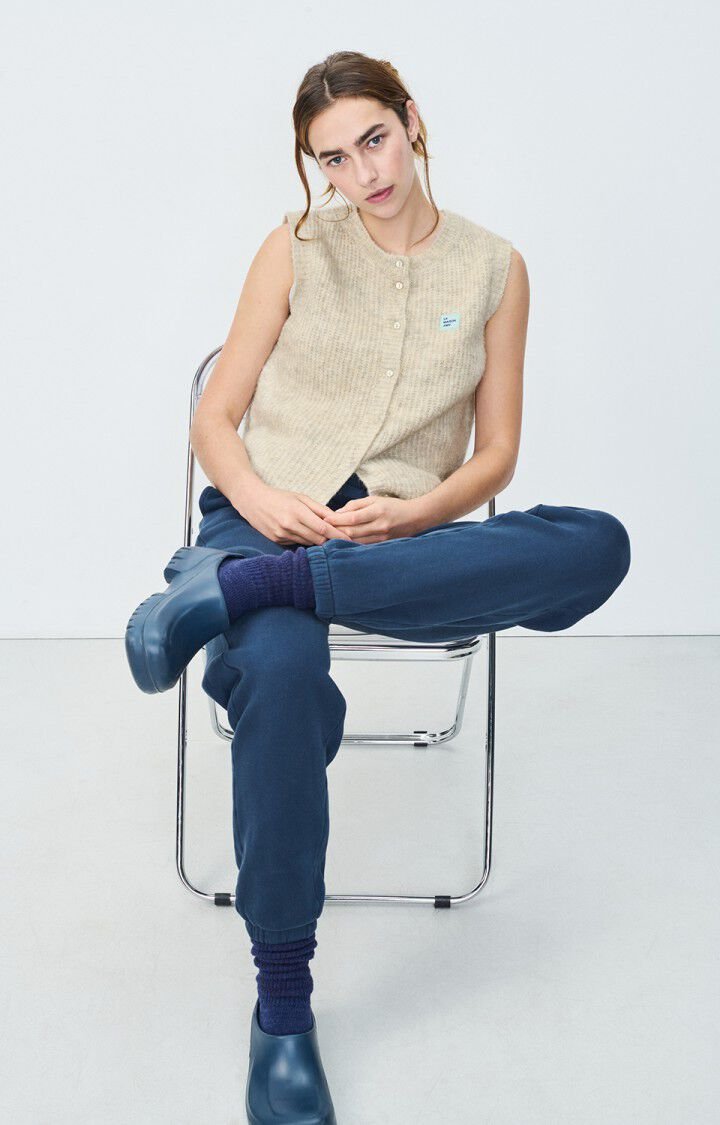 EAST19MCE25-POUCHI-MODEL-1-large.jpg