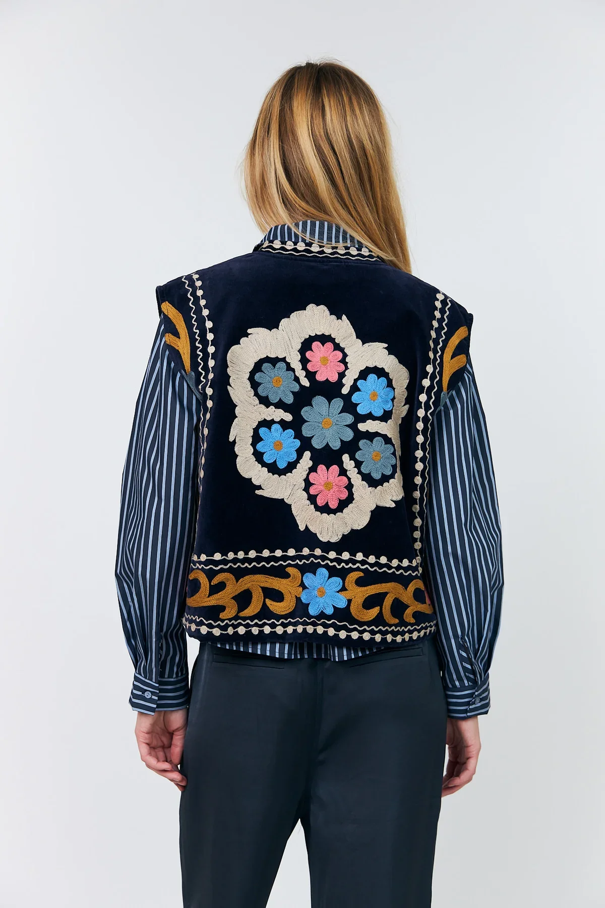 BinLL_Weste-Vest-26415-1007-Dunkelblau-4.jpg.webp