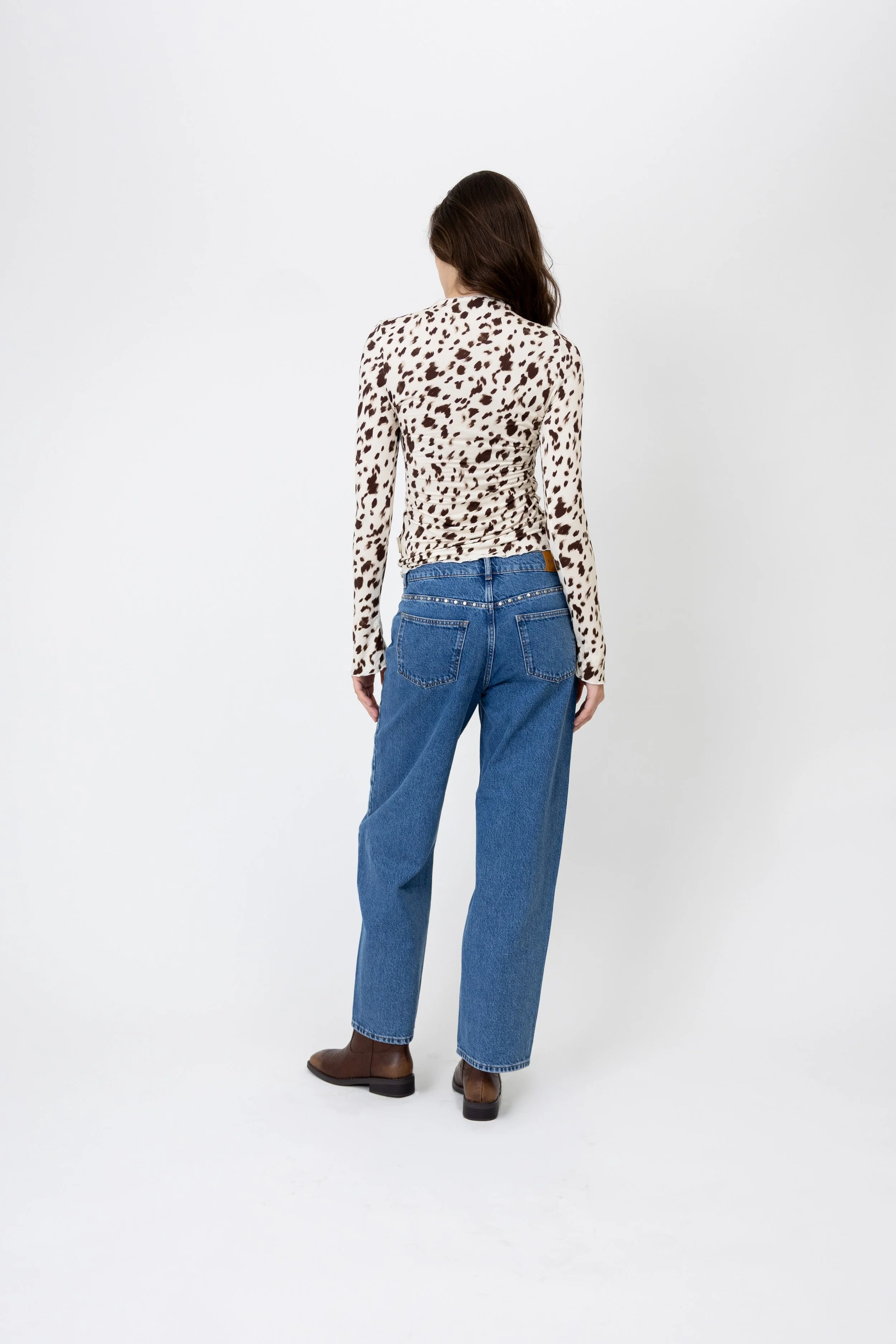 Zahara Soft Longsleeve_Cow_100682 8069_244.jpeg