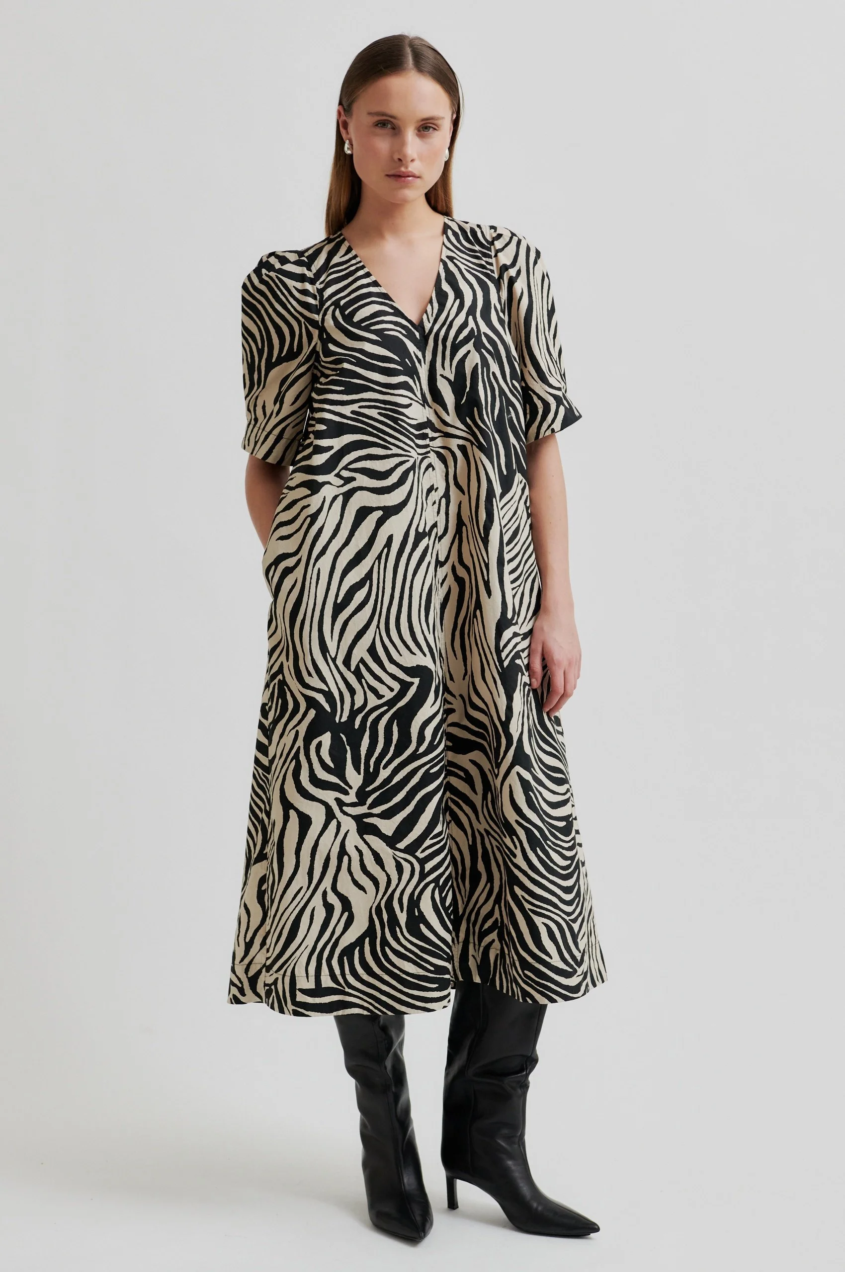 Second Female Midikleid Pranni in Zebra Print