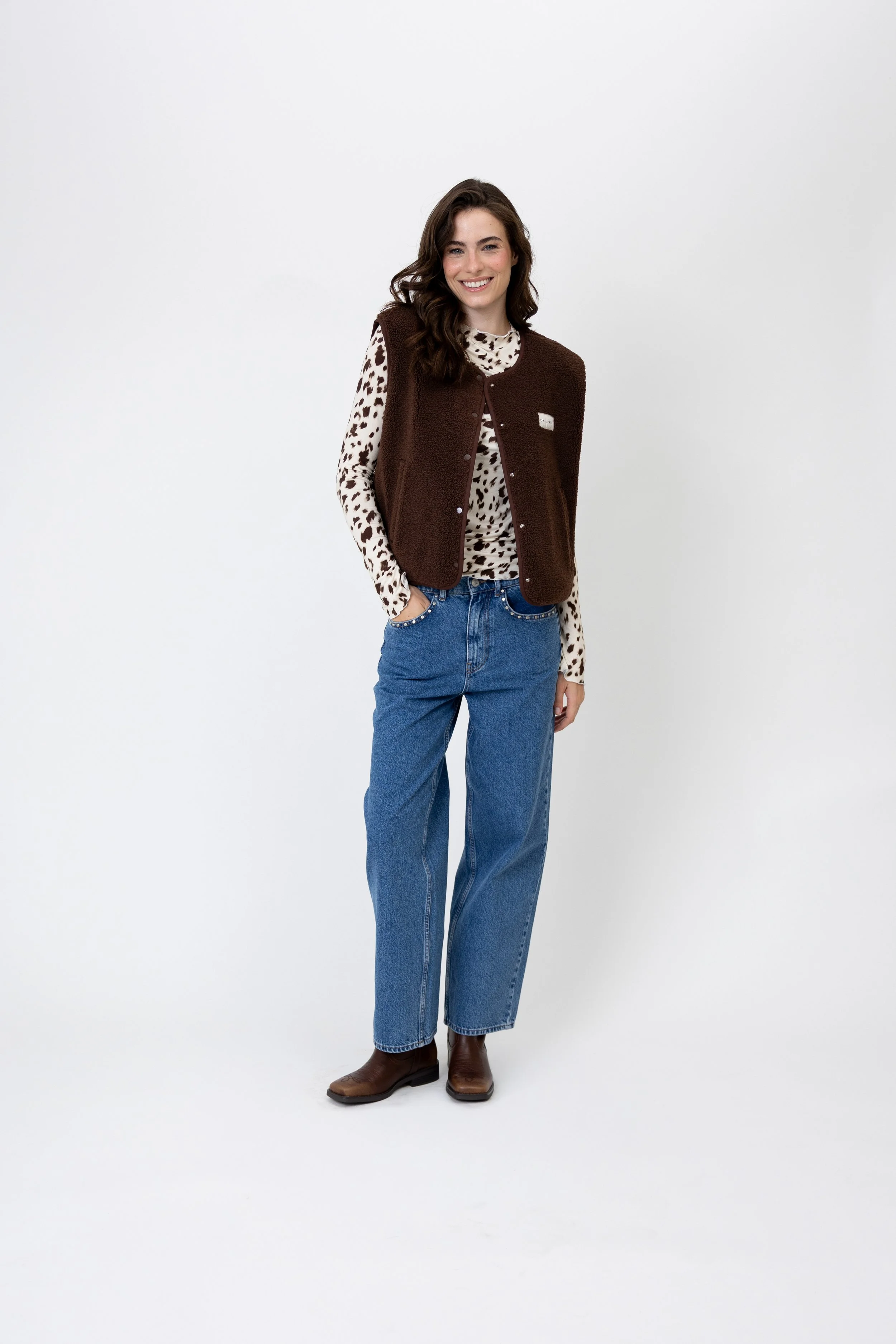 Zahara Soft Longsleeve_Cow_100682 8069_287.jpeg