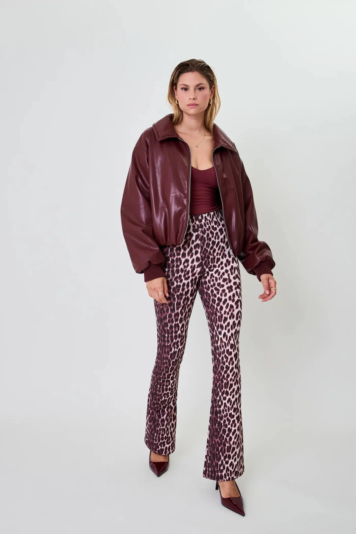 BobbieBomberjacket10030630060002TiaBootcutLeggings100092801700023.jpg