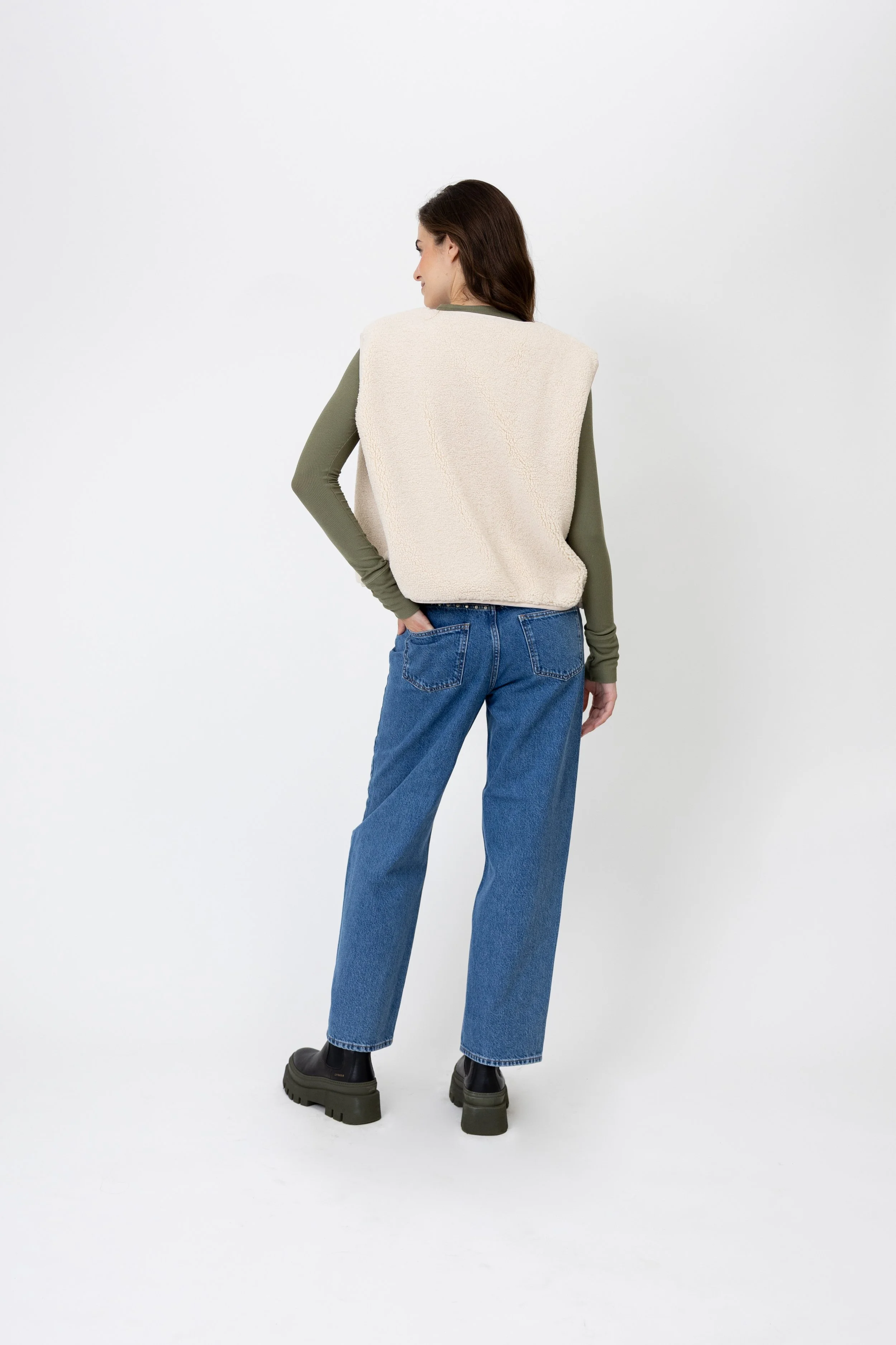 Magnolia Reversible Fleece Vest_Off White_Cow_100671 8067_1011.jpeg