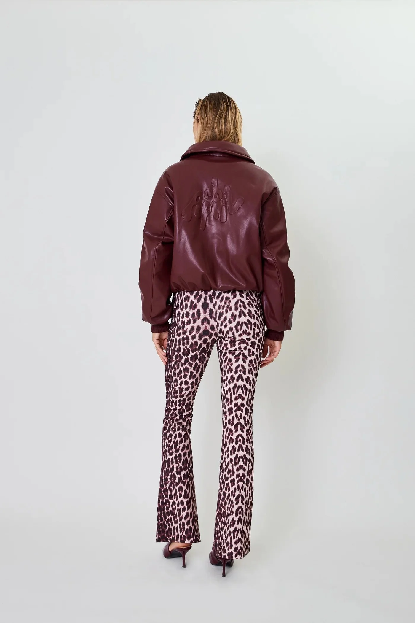 BobbieBomberjacket10030630060002TiaBootcutLeggings1000928017000210.jpg