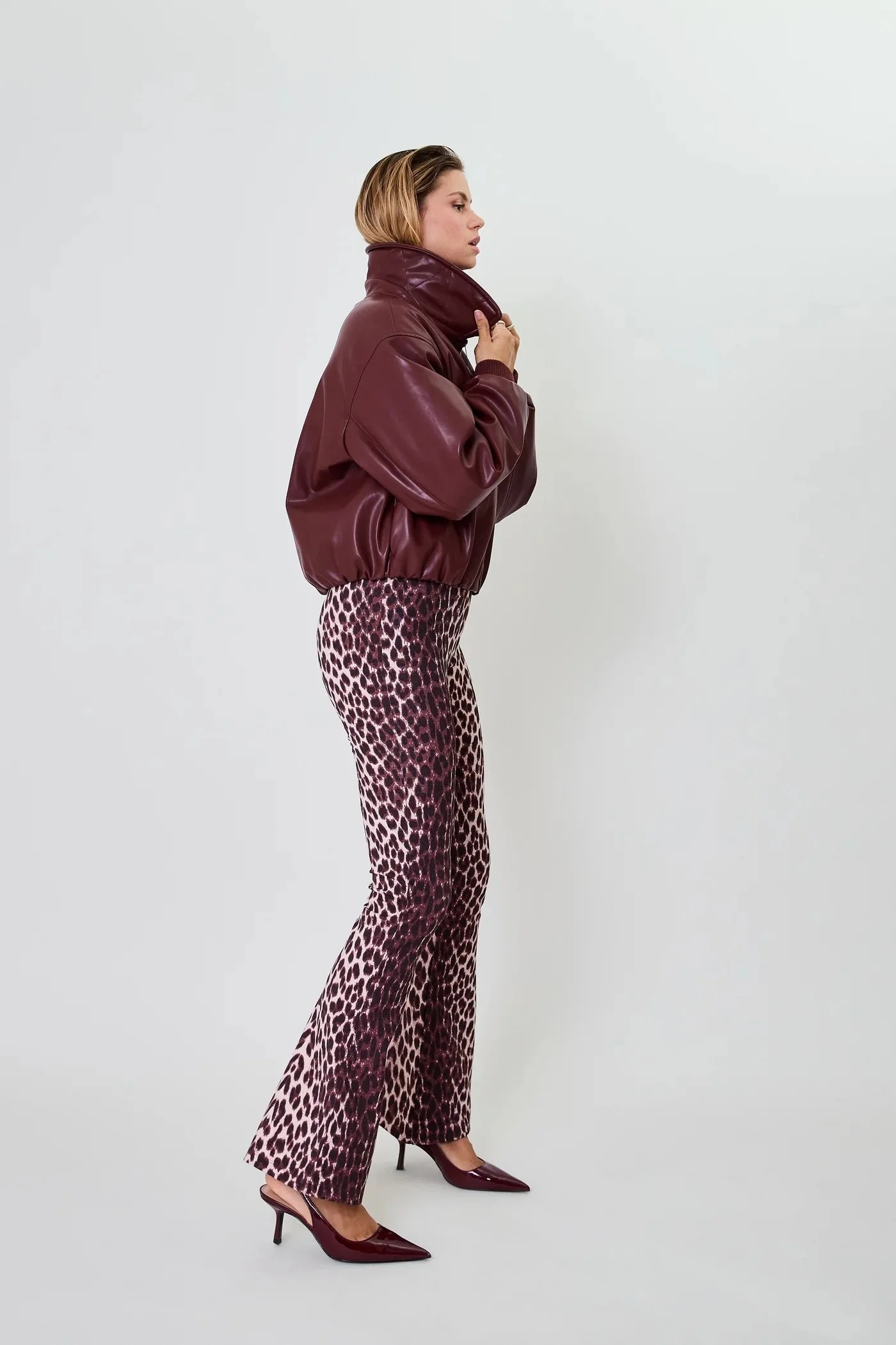 BobbieBomberjacket10030630060002TiaBootcutLeggings100092801700029.jpg