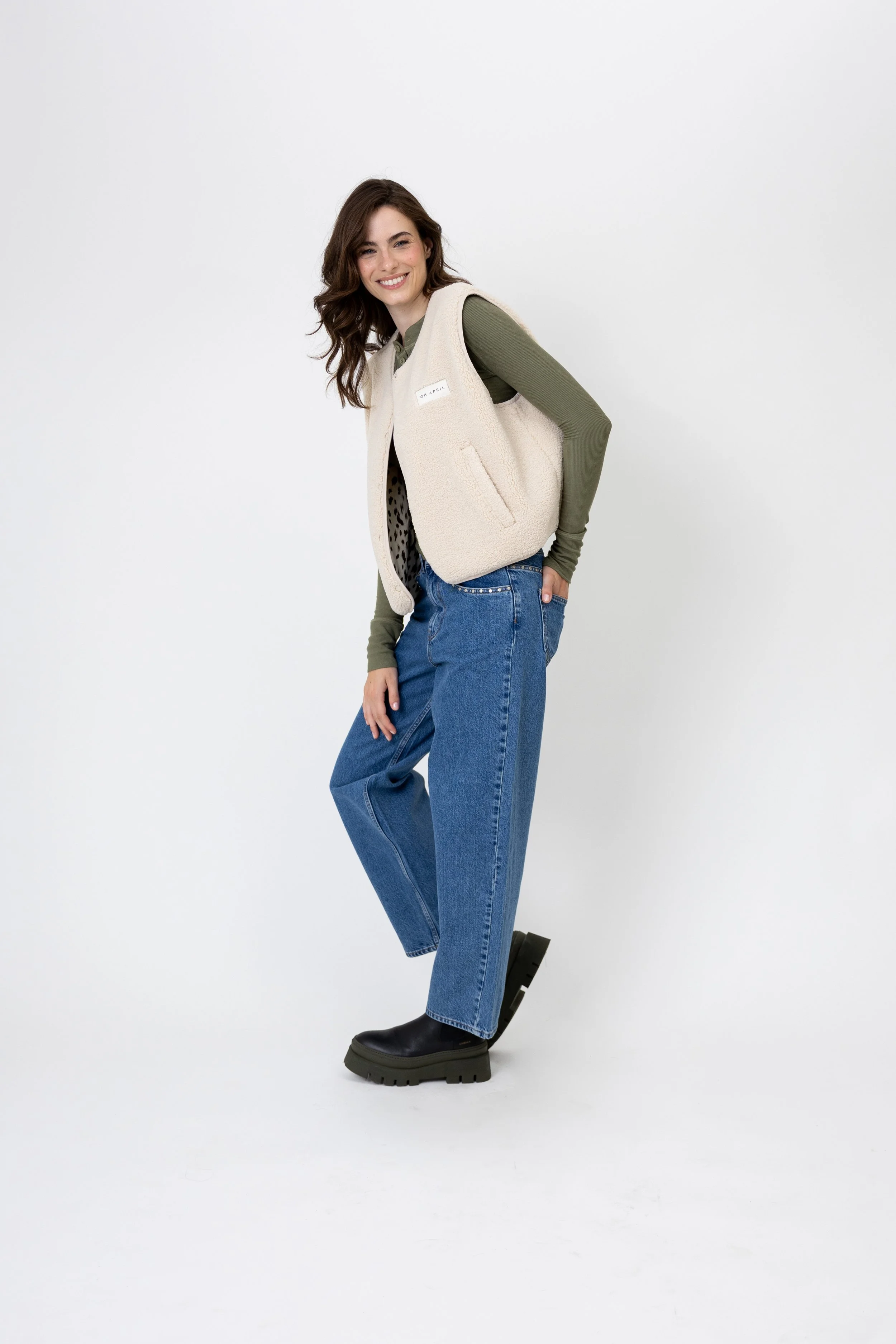 Magnolia Reversible Fleece Vest_Off White_Cow_100671 8067_965.jpeg