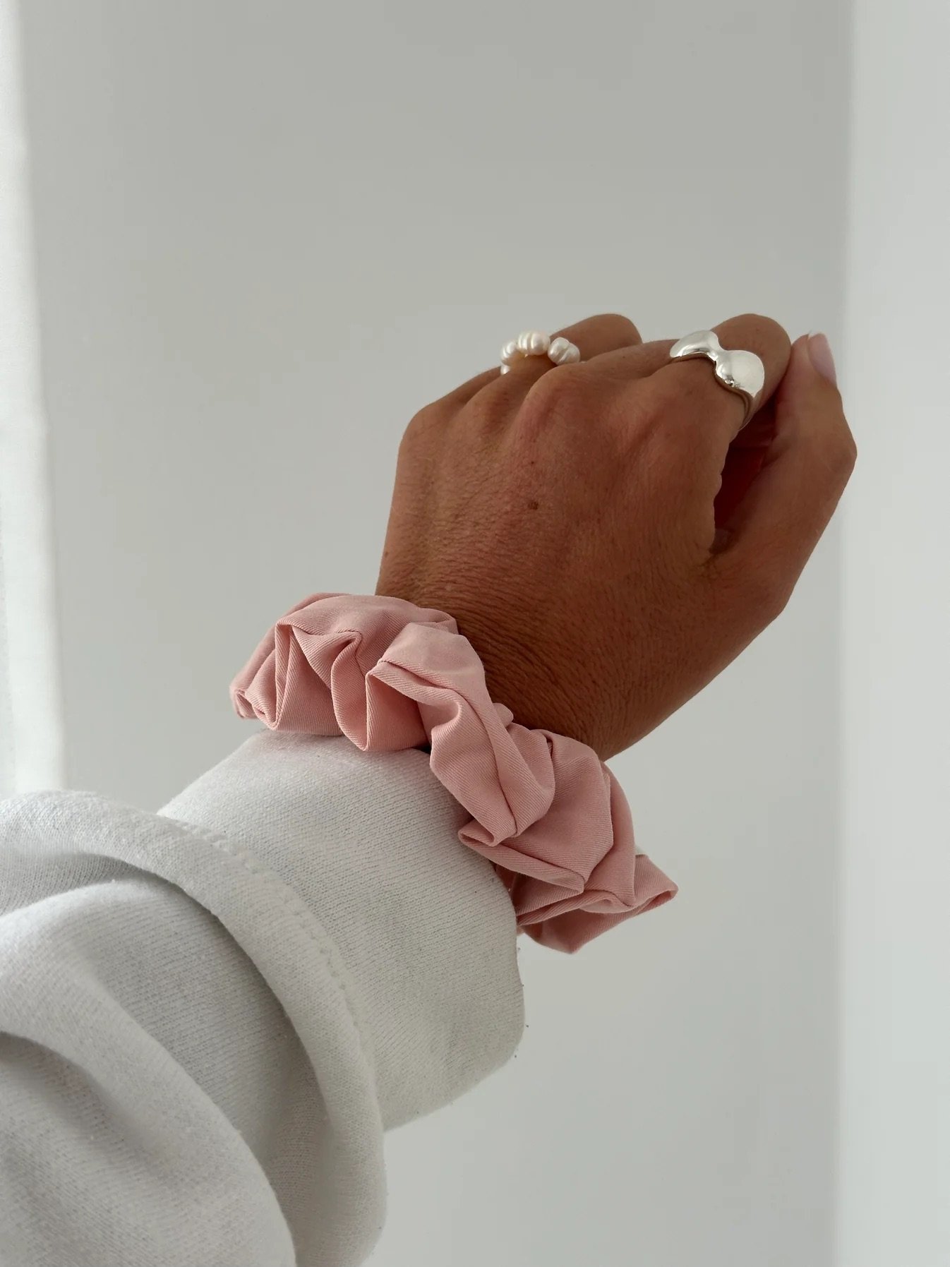 Jona Scrunchie in Soft Pink Popeline