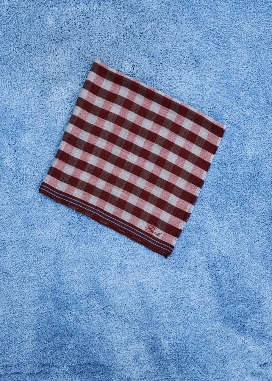 Groß (INA26831 foulard YUFU-BORDEAUX-1).jpeg