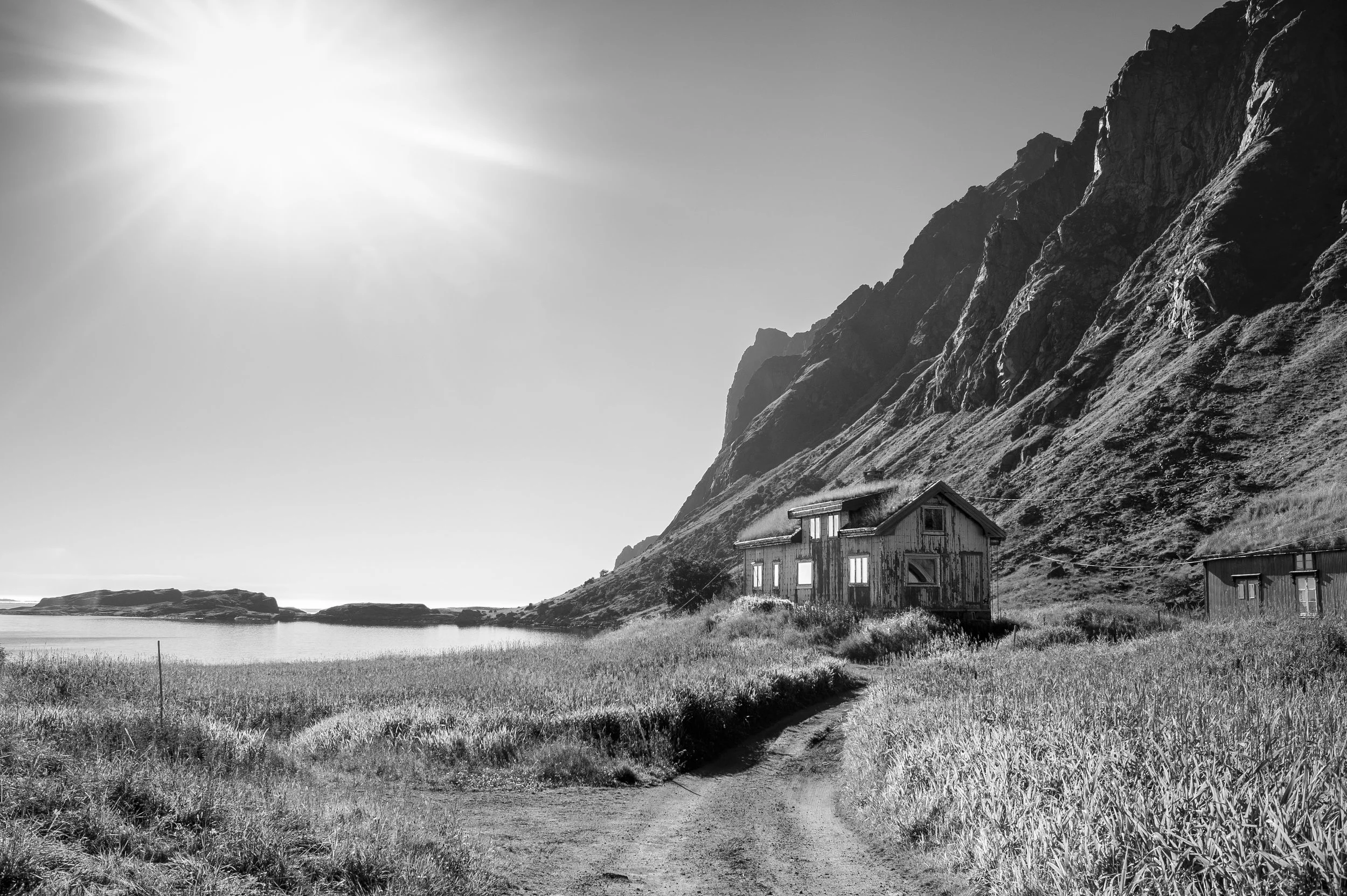 Mærvoll, Haus beim Steinsfjorden, Lofoten