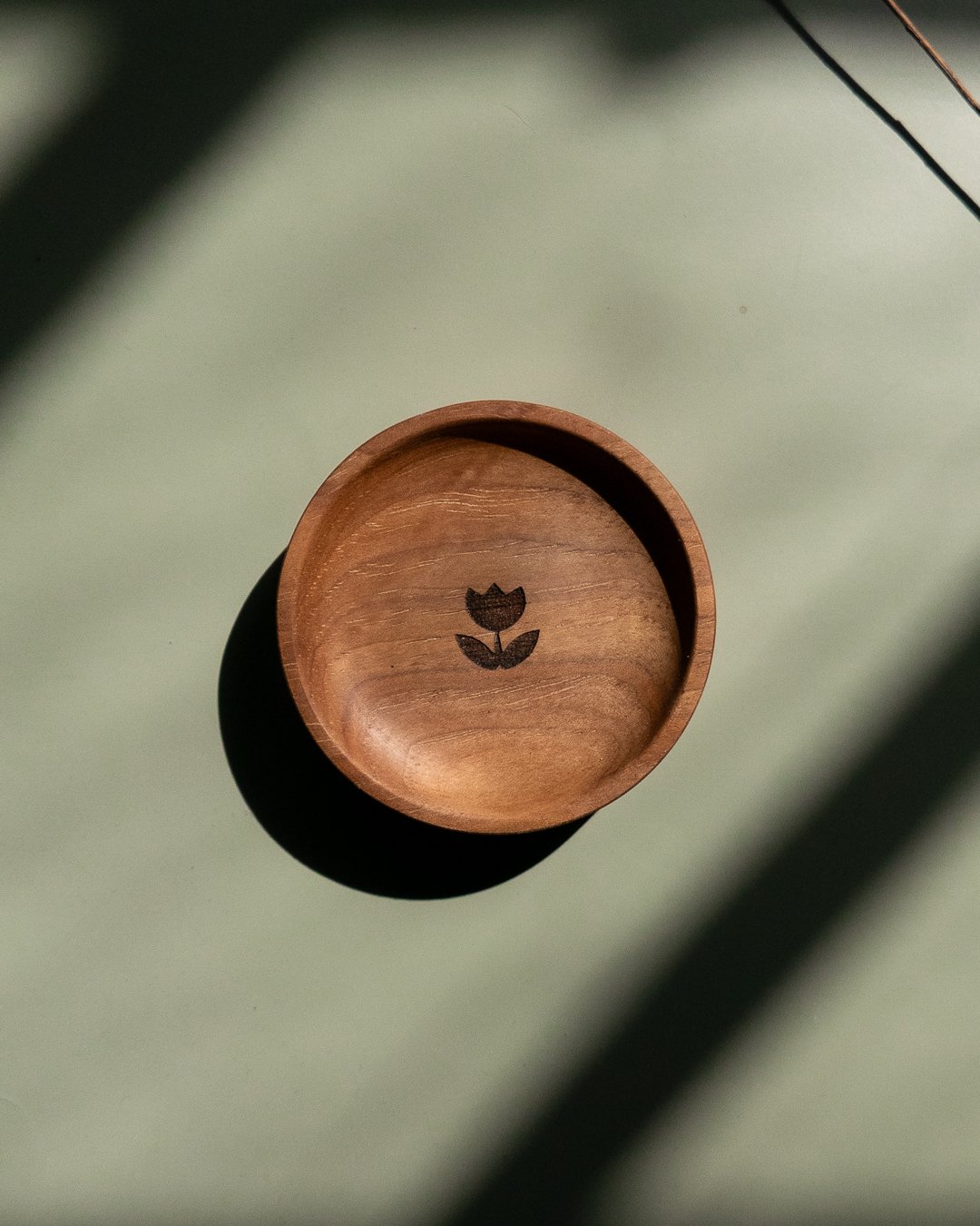 FLOWER WOOD RING DISH