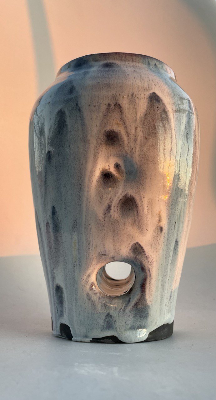 Stoneware (1150°) vase 2022