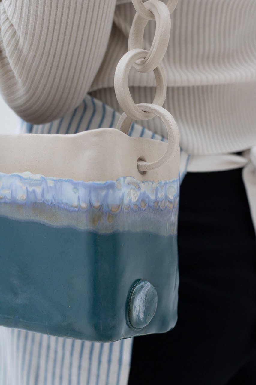 Stoneware (1240°) shoulderbag 2022