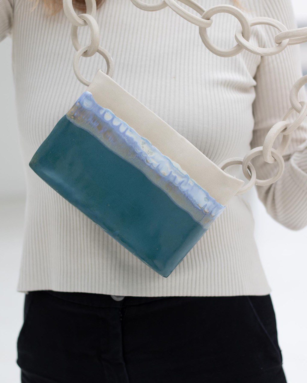 Stoneware (1240°) shoulderbag 2022
