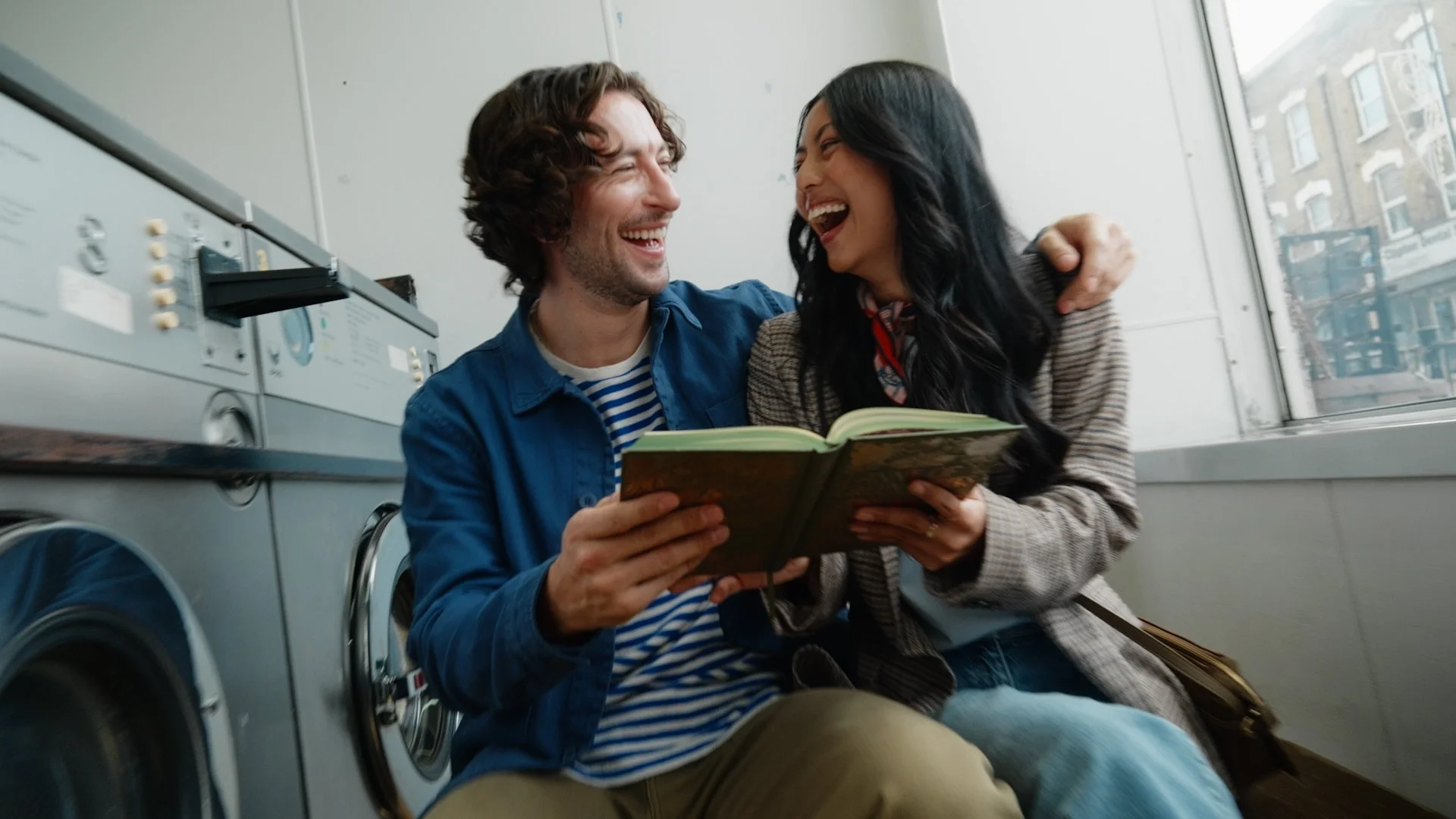 01_Online - 888 - instax Mini EVO cinema - (16-9) - V9 Clean Simplified.00_01_08_05.Still003 (1).jpg