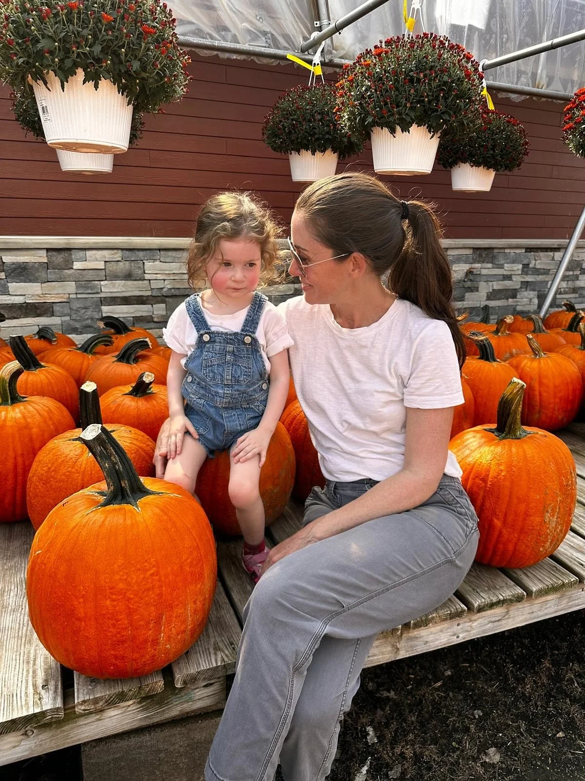 Can&rsquo;t pass up a good ole pumpkin patch, hay ride, &amp; corn maze! 

#toddlermom #momlife #autumn #autumnfun
