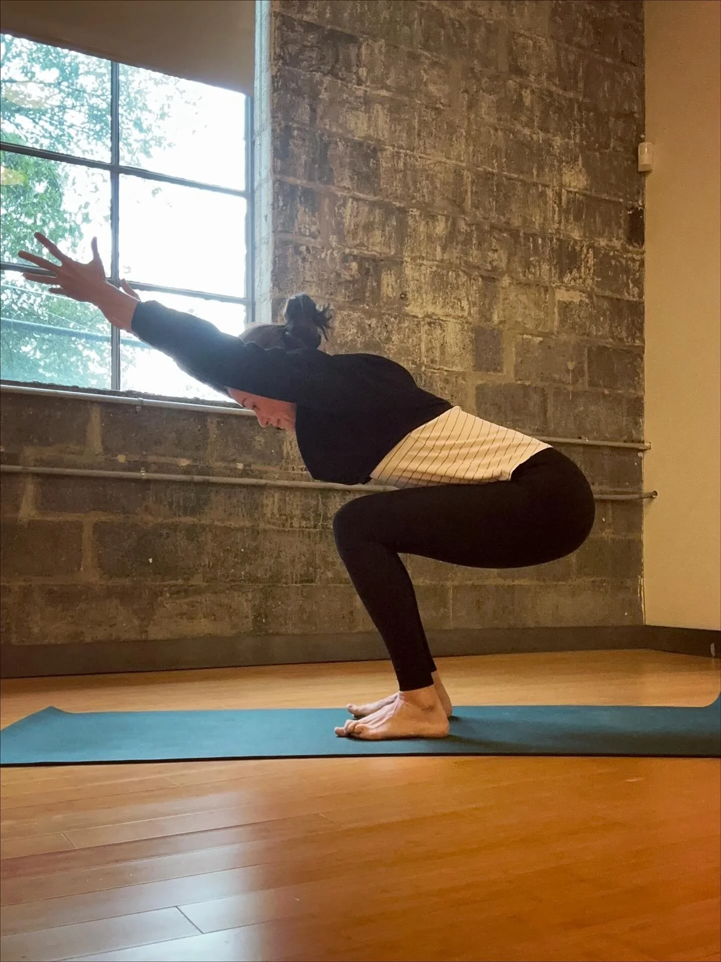 Practice creates resilience. 

The hardest part is simply arriving on your mat. Once you&rsquo;re there, the strength and ease flow in abundance. Just arrive. Why? Because you deserve to live your healthiest, most connected life. ❤️

Join me tomorrow