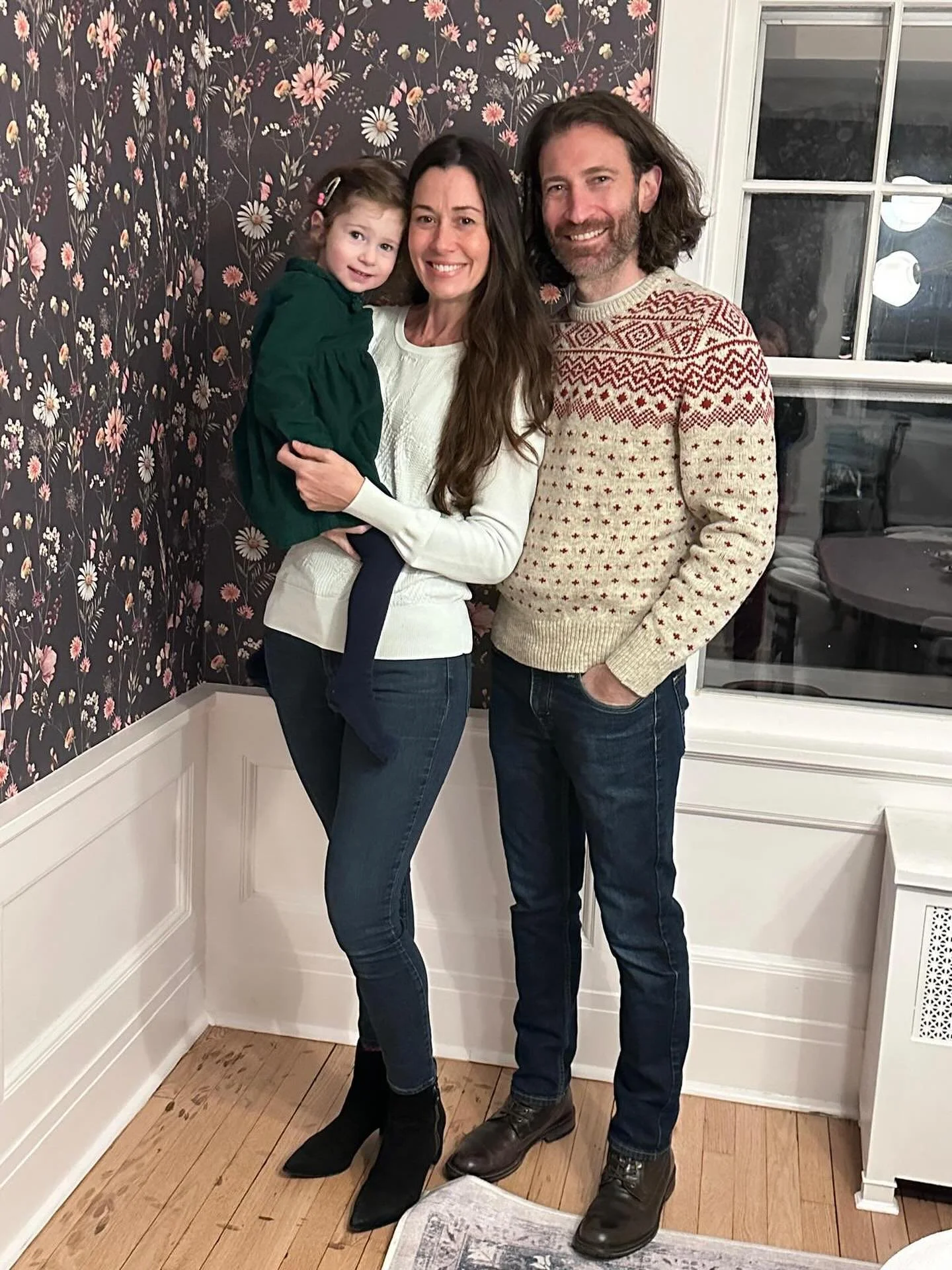 Happy holidays from our lil corner of the world to yours! 

#happyinlove #holidaywishes #toddlermama #holidays #tistheseason