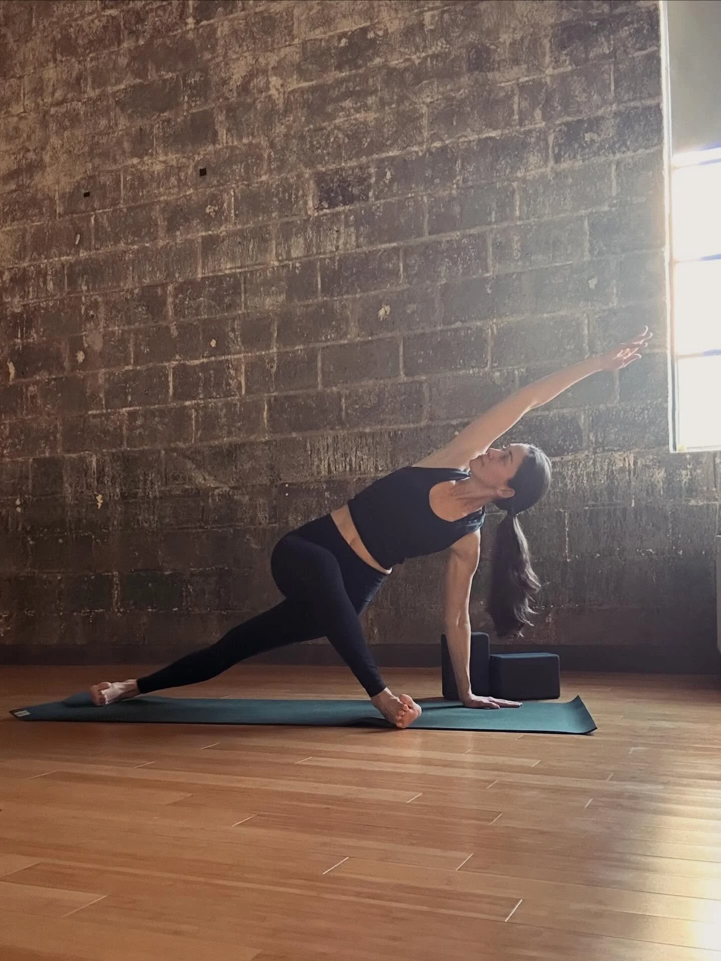 Best way to start the day&hellip;
6:30-7:30am Align &amp; Layer
Tuesdays @yogamechanics