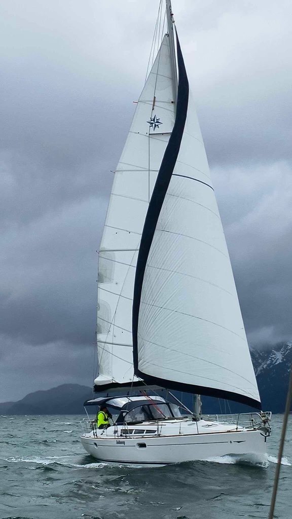 sails up.jpg