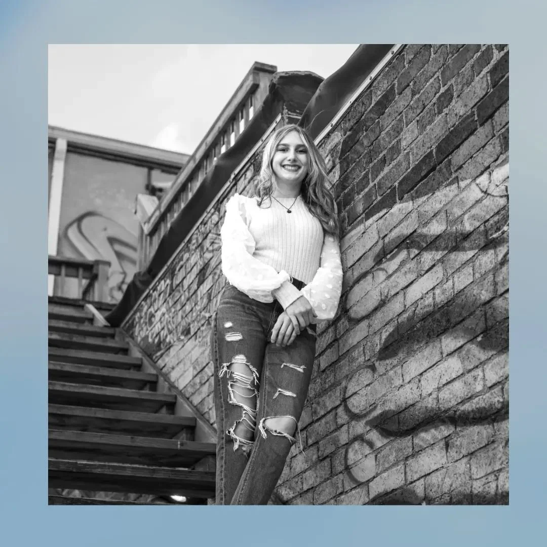 Another #seniorsunday with @allieschultz_! We did an extra quick photoshoot not too long ago and embraced the small town charm in Rensselaer.

Thanks @embers_station for letting us come by during Allie's day off to let us use your beautiful space!

3