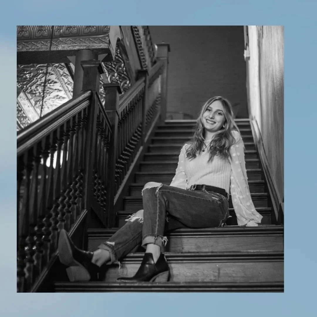 Another #seniorsunday with @allieschultz_! We did an extra quick photoshoot not too long ago and embraced the small town charm in Rensselaer.

Thanks @embers_station for letting us come by during Allie's day off to let us use your beautiful space!

P