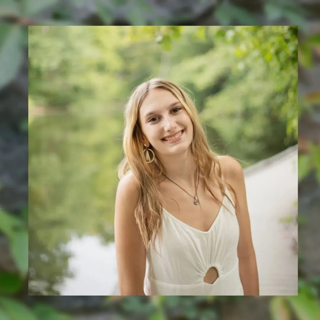 My sis is all grown up, and now entering into her senior year. It was wild being the one to take her senior photos. I couldn't be more proud!

More amazing photos to come as the year continues! Thanks, Allie ❤️

📍 @cincynature 
📸 @canonusa 
🎓 @all