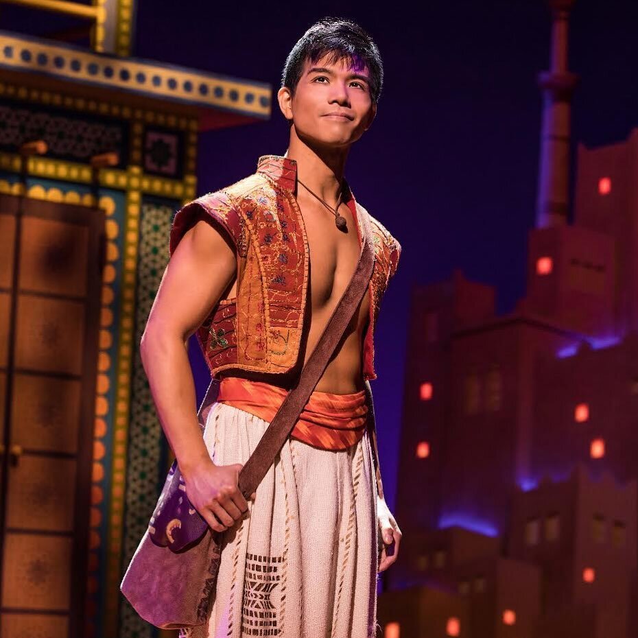 Yesterday was the 10th anniversary of @aladdin on Broadway, which means I have an excuse to talk about the incredible @tellyleung who is perhaps best known for his time as the titular role in Aladdin and his work on Glee. Check out my full review of 