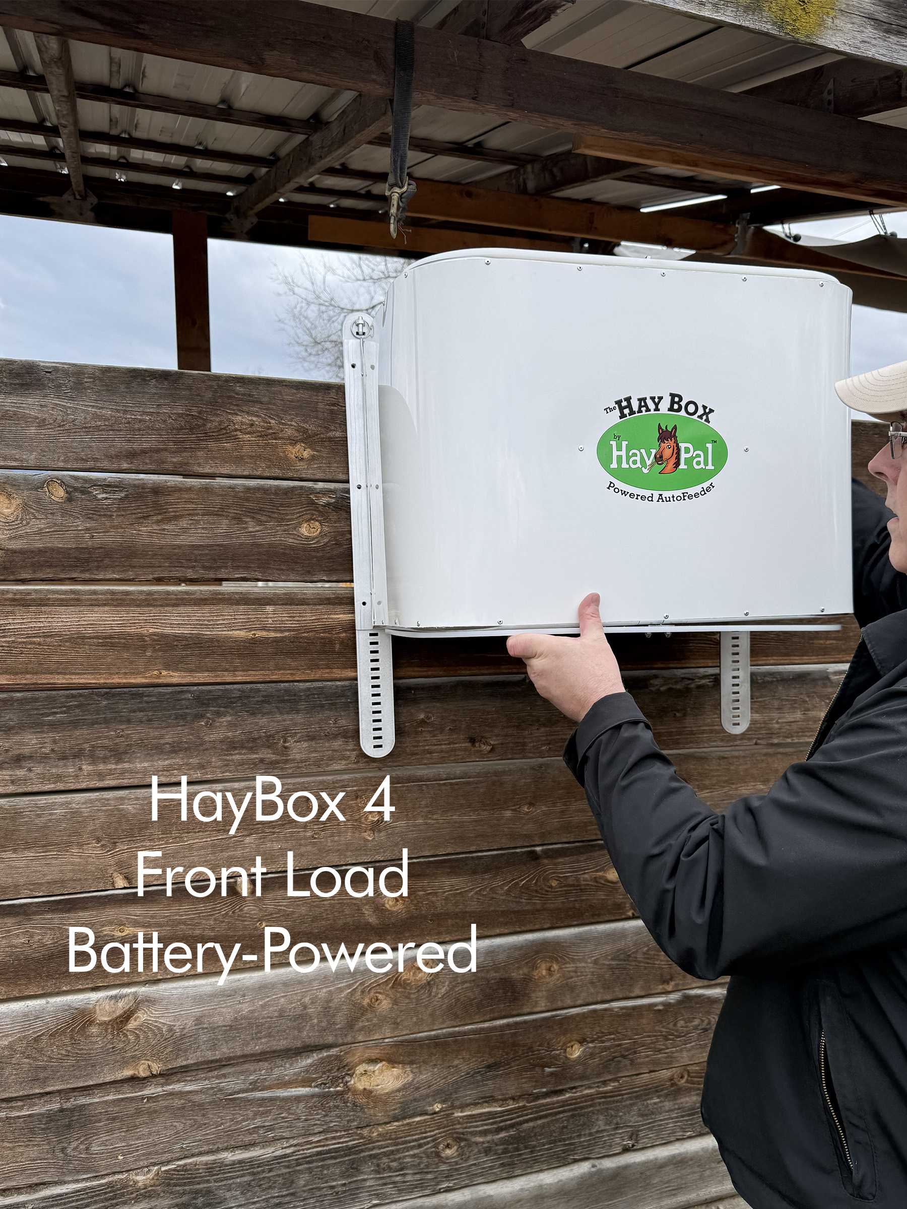 HayBox4-FRONT-Load-BATTERY-mounting-the-autofeeder.png