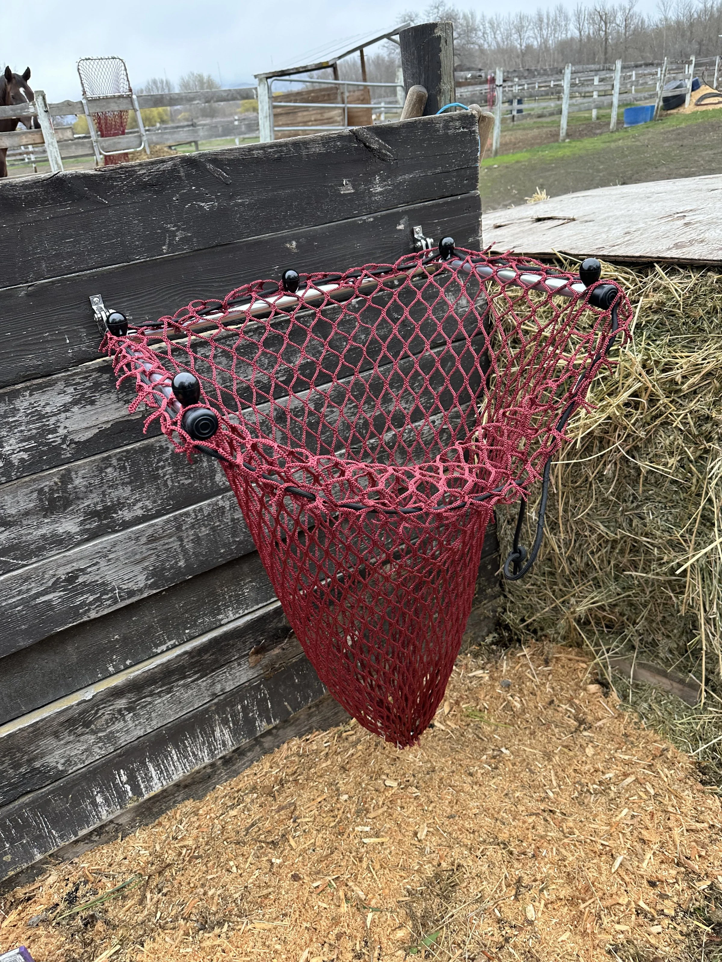 HayPal-wall-mount-hay-net-loader-2.jpg