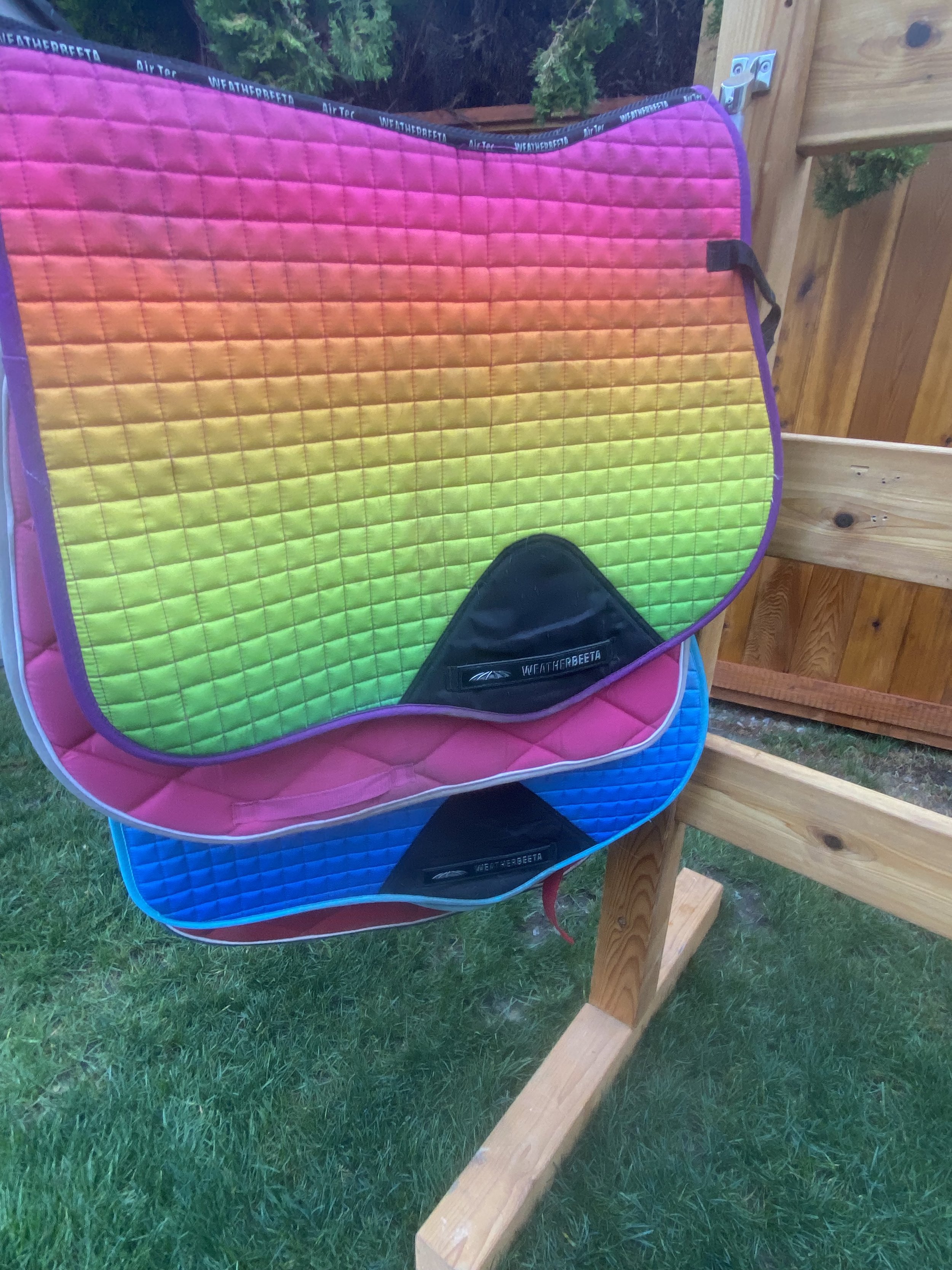 HayPal-SaddlePad-Rack.jpg