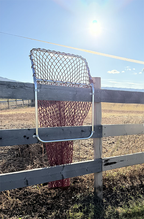 Fence-Top-Feeder-Mount-by-HayPal-product-pic_RevA.png